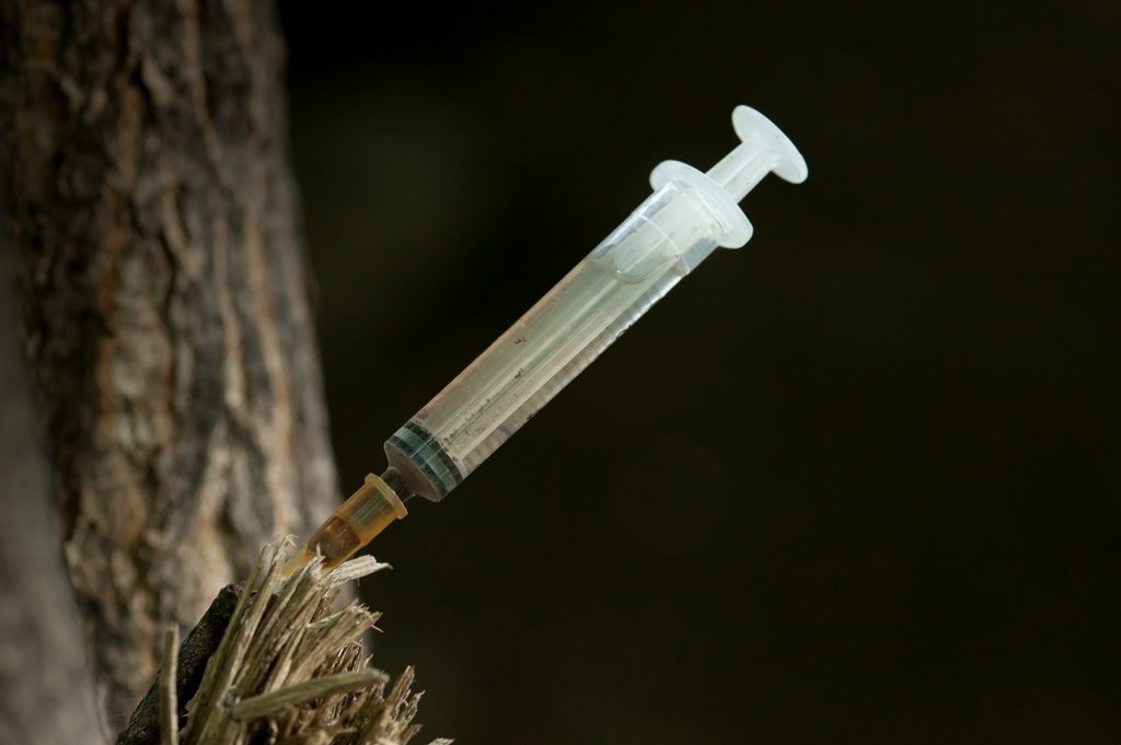 A used heroin syringe