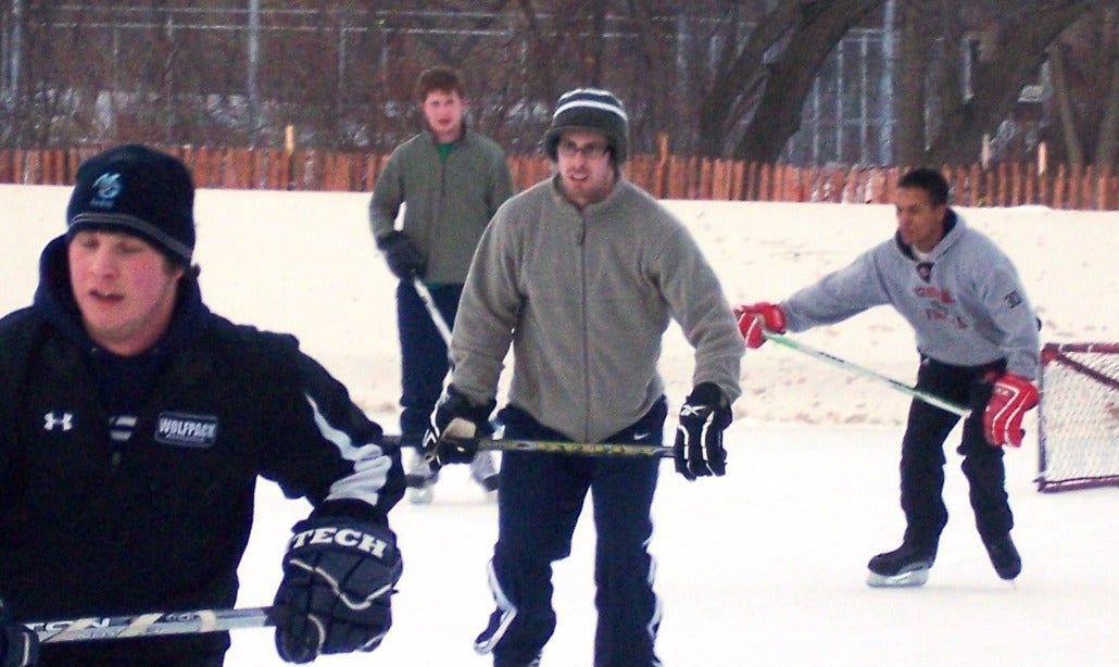 Hockey buffs take to the ponds