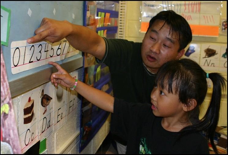 Bilingual Hmong Program Prepares Kids for Kindergarten