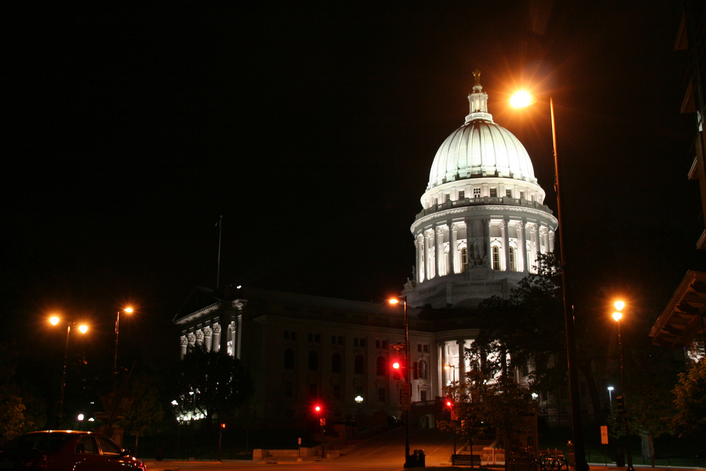 wisconsin capitol by night