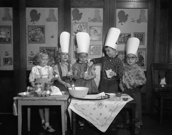 Vintage Wisconsin: Children Make Pie For Thanksgiving