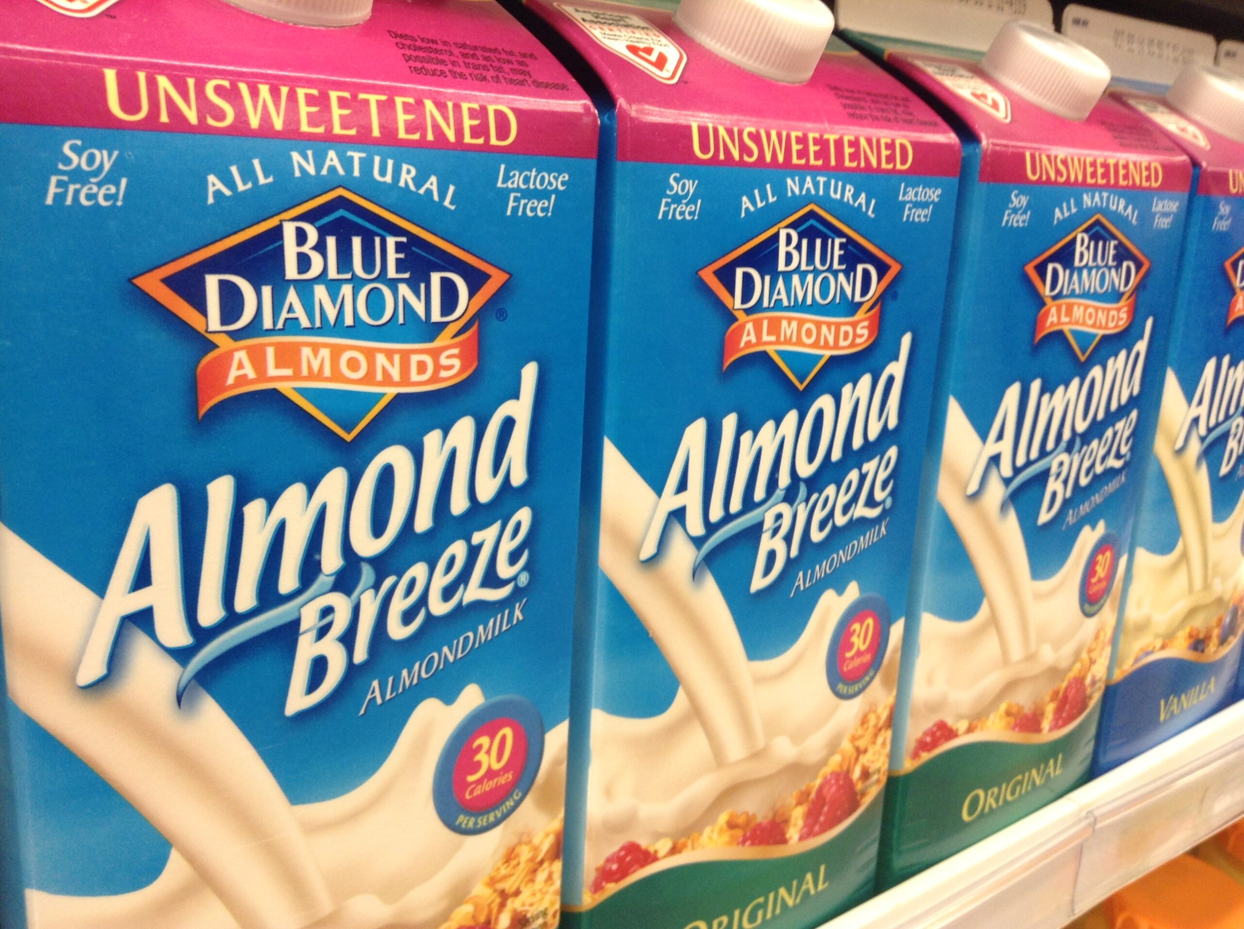 almond milk, Mike Mozart (CC-BY)