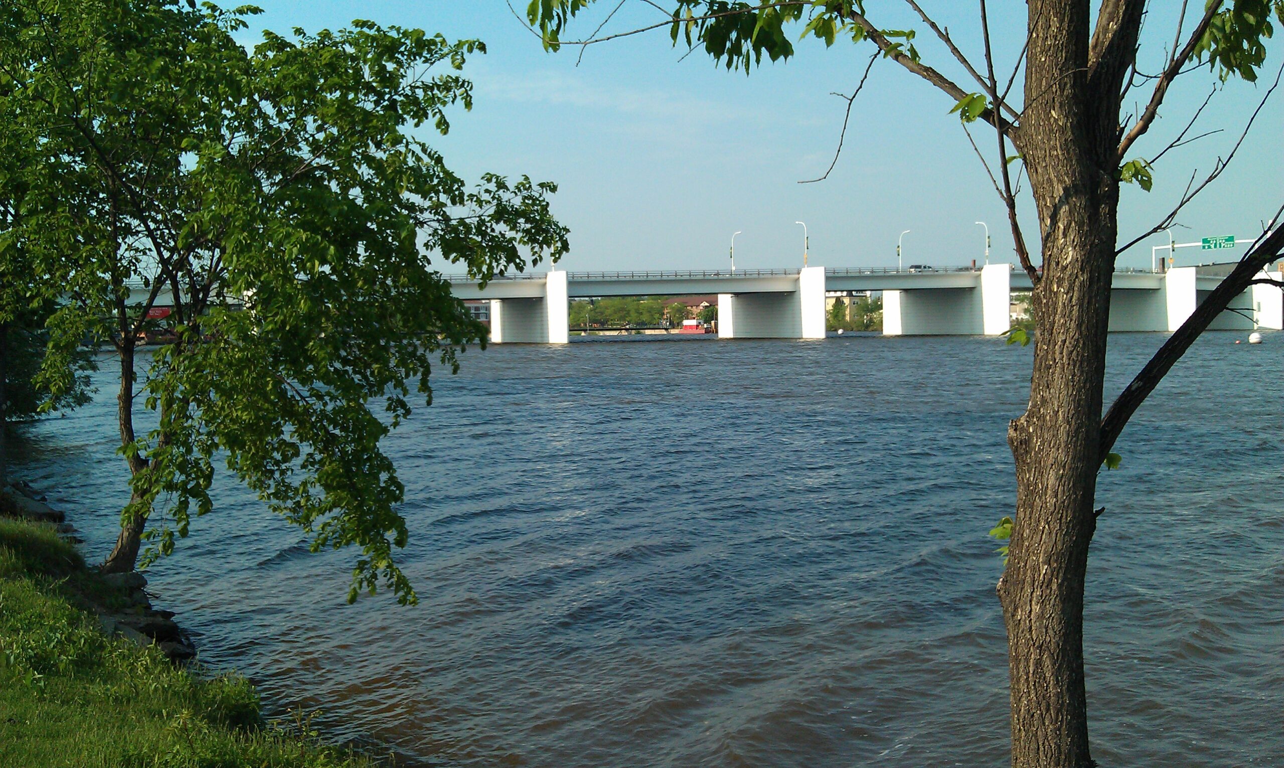 Officials Push For New Fox River Bridge
