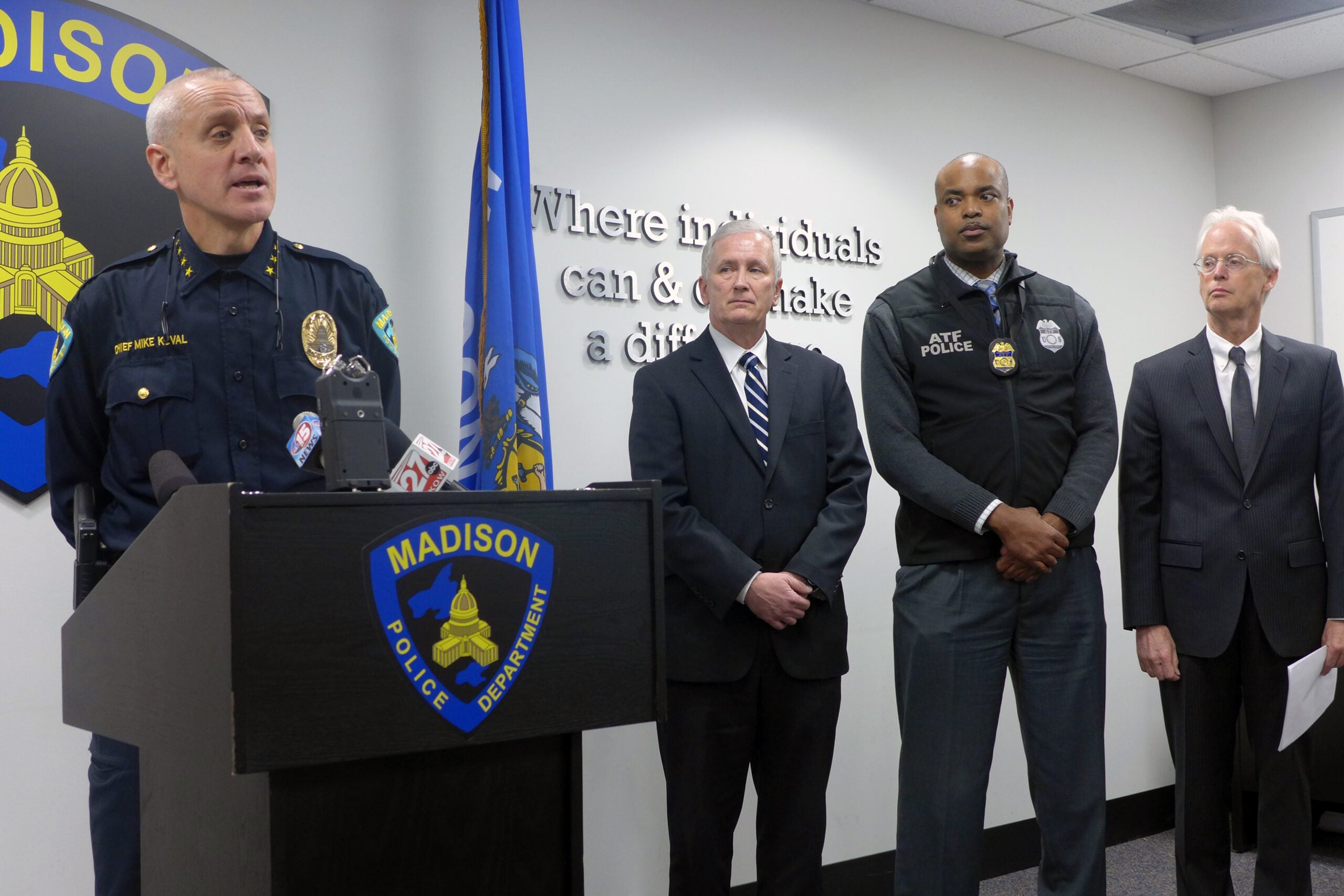 Madison Police Officer Arrested In Theft Sting WPR
