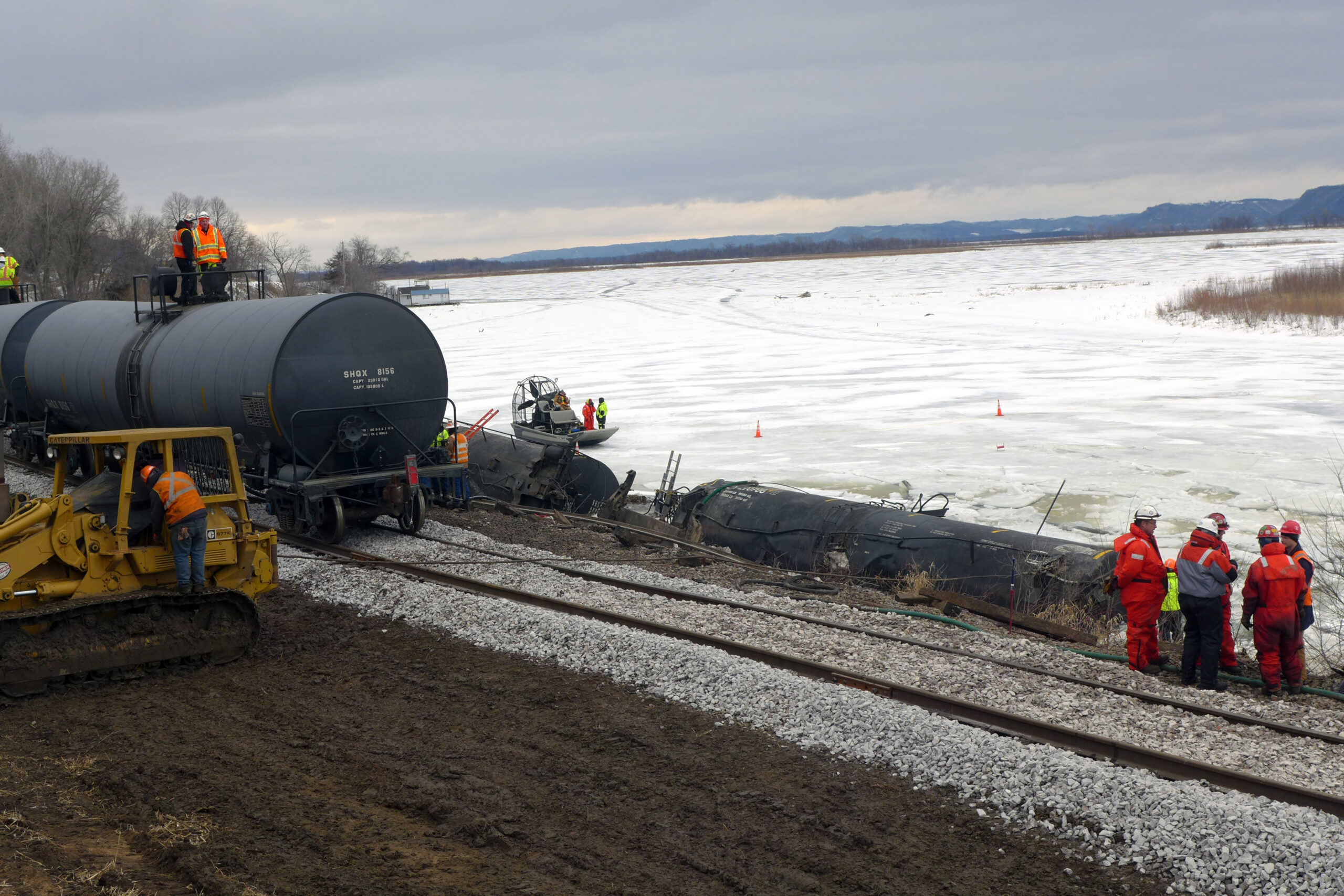Canadian Pacific Continues Cleanup After 15-Car Derailment