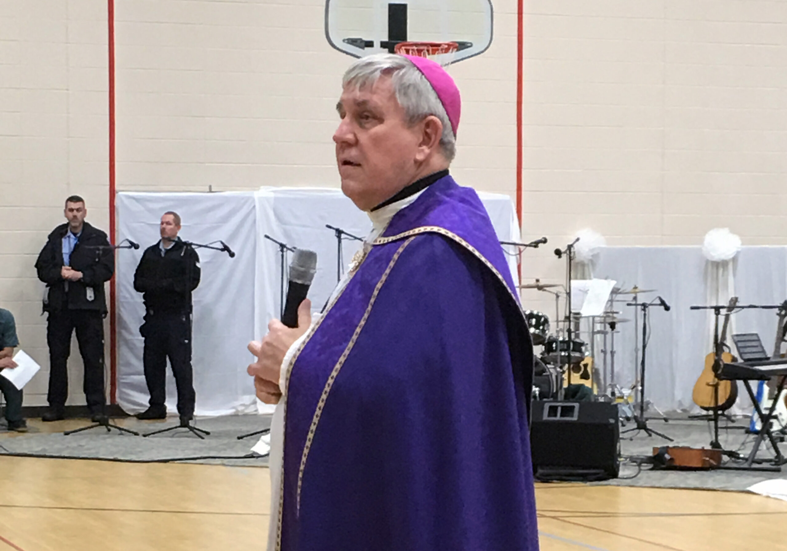 Milwaukee Archbishop Makes Prison Visit As Part Of ‘Year Of Mercy’