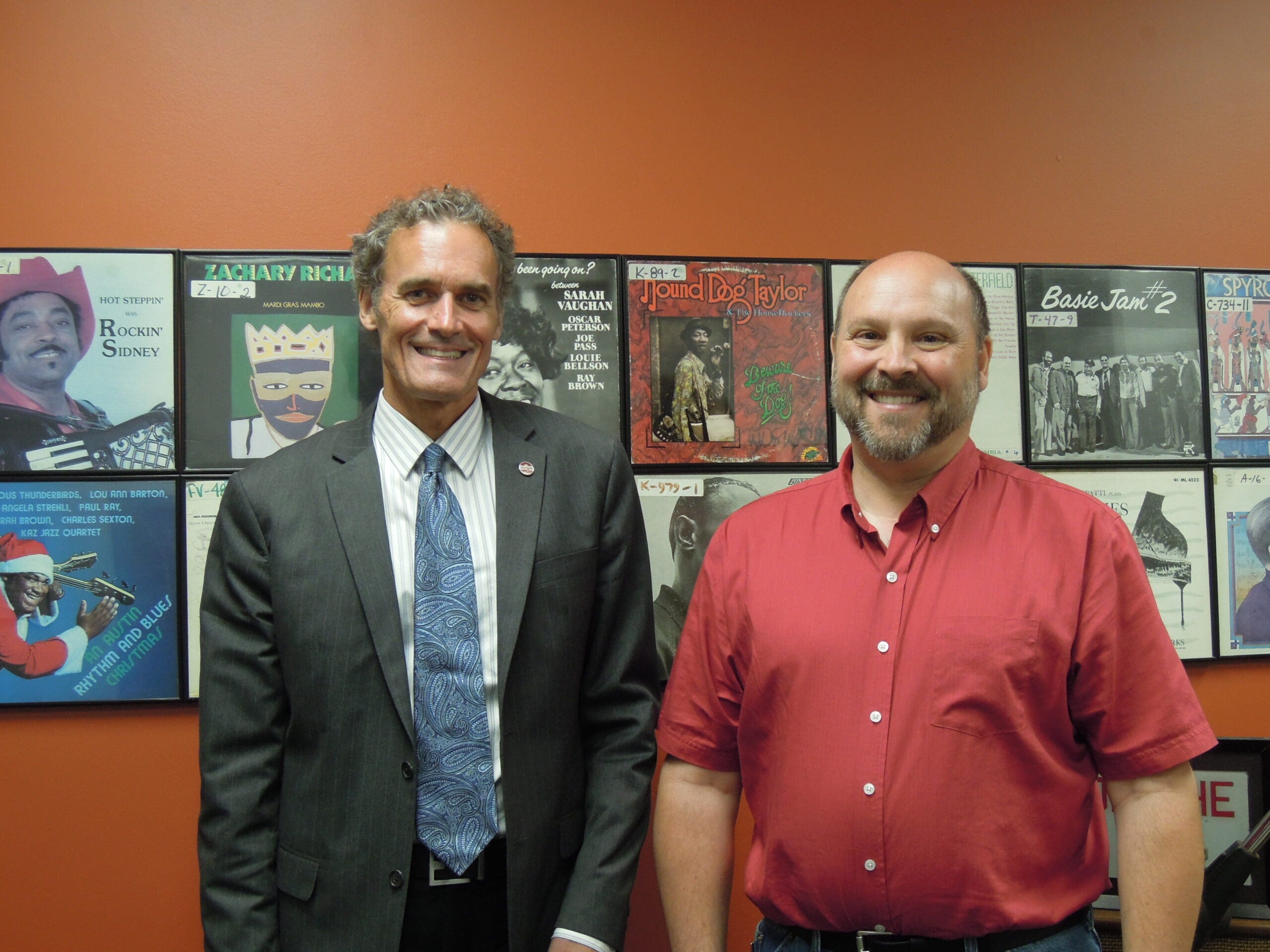 UW-La Crosse Chancellor Joe Gow and Faculty Senate Chair Brad Seebach