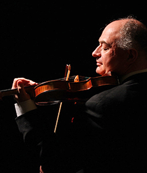 Photo of violinist Ilya Kaler