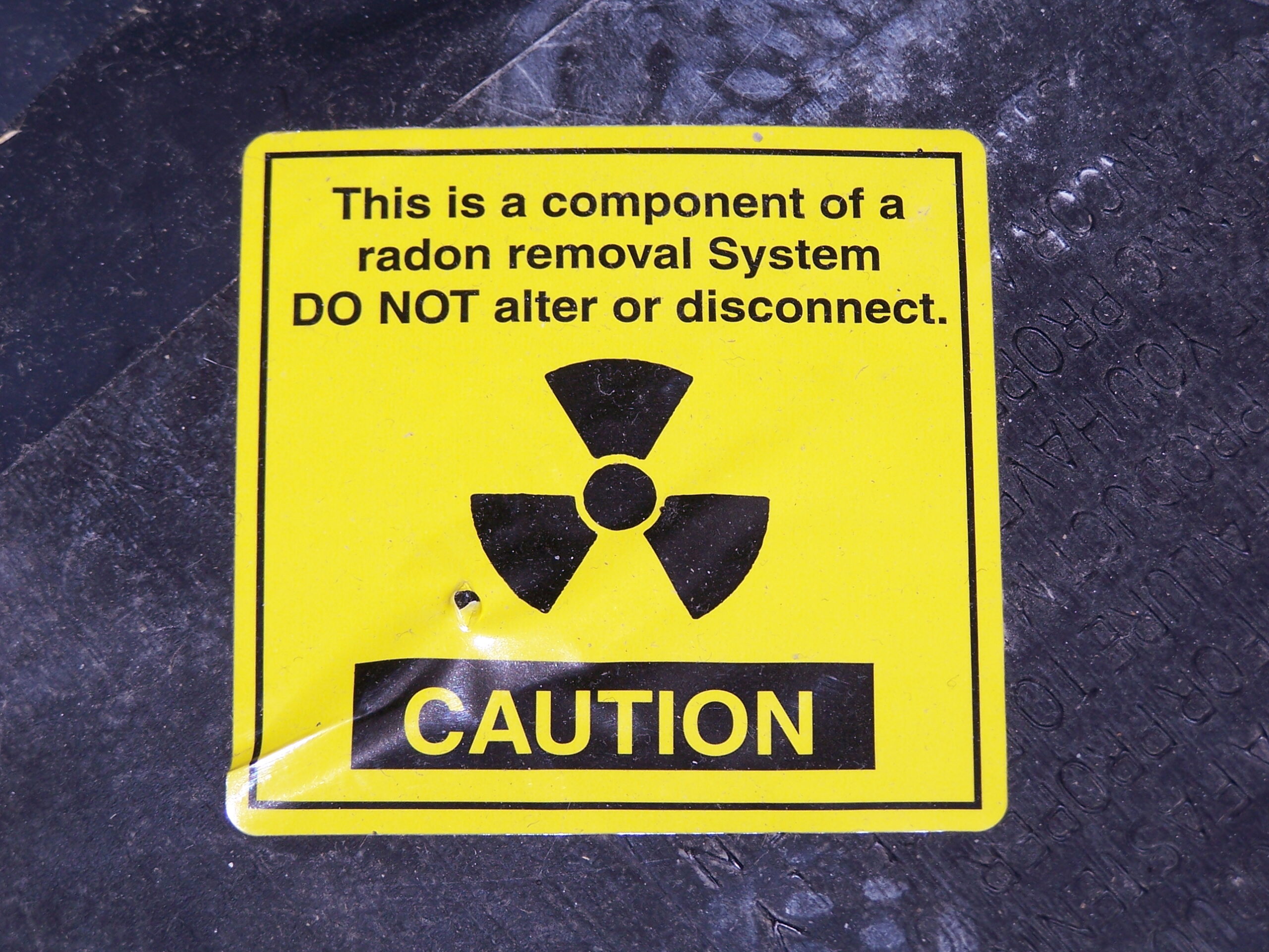 Radon warning label