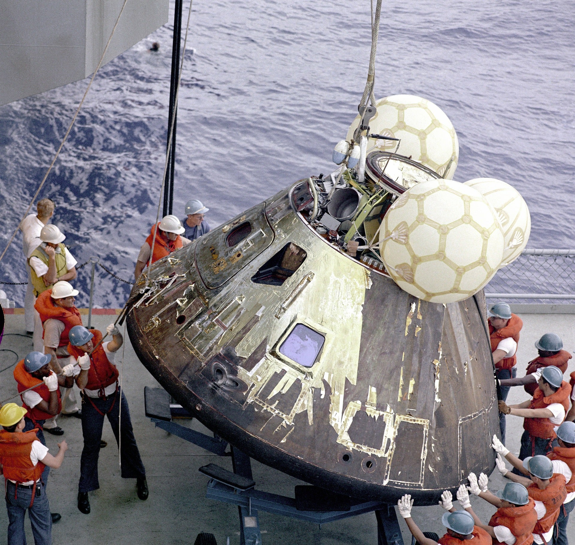 Apollo 13 Landing Modual