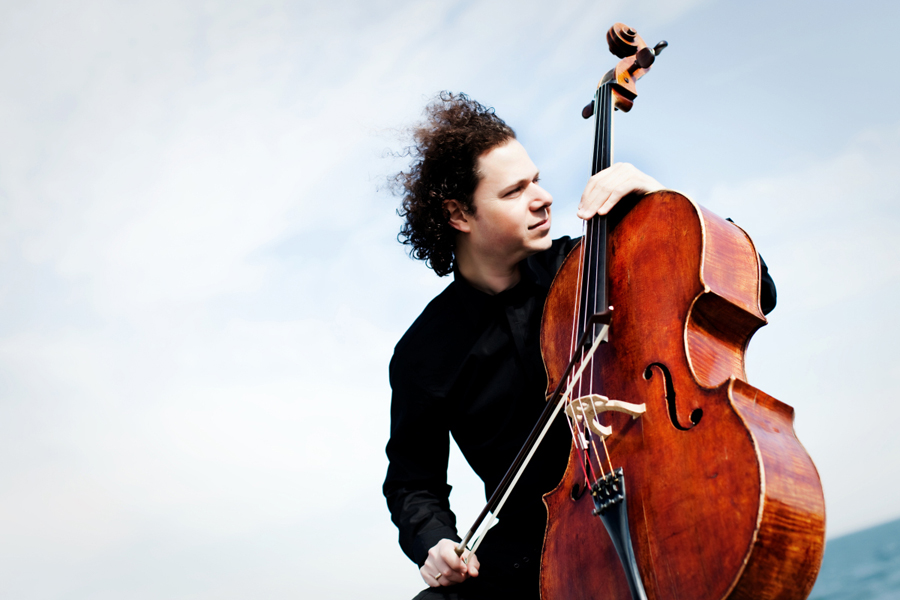 Photo of cellist Matt Haimovitz