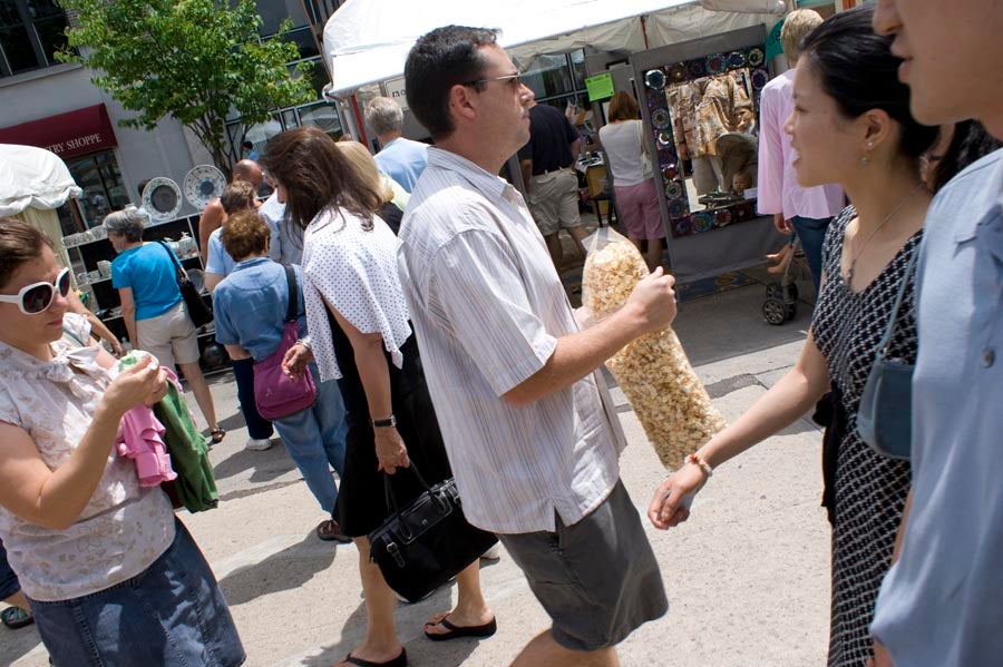 strolling through art fair