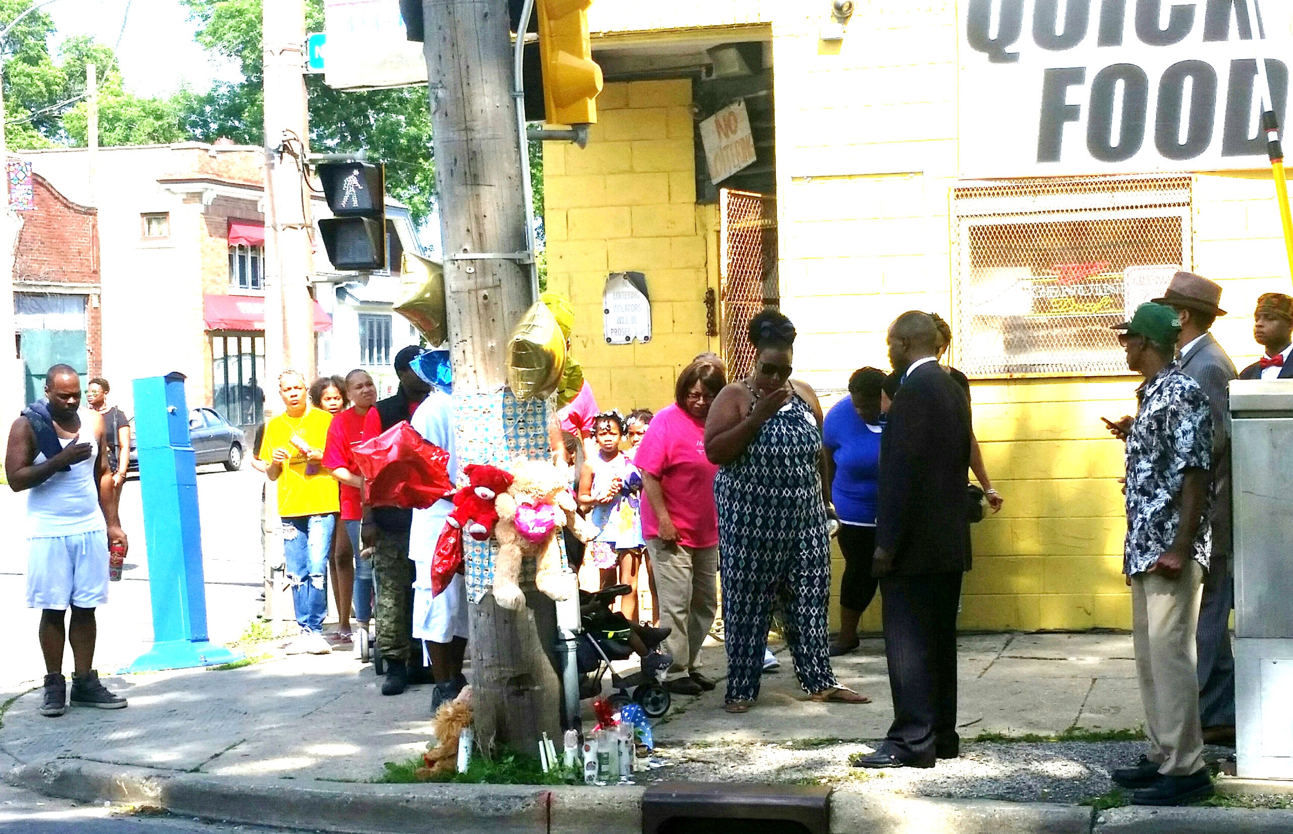 Supporters of Emani Robinson's family