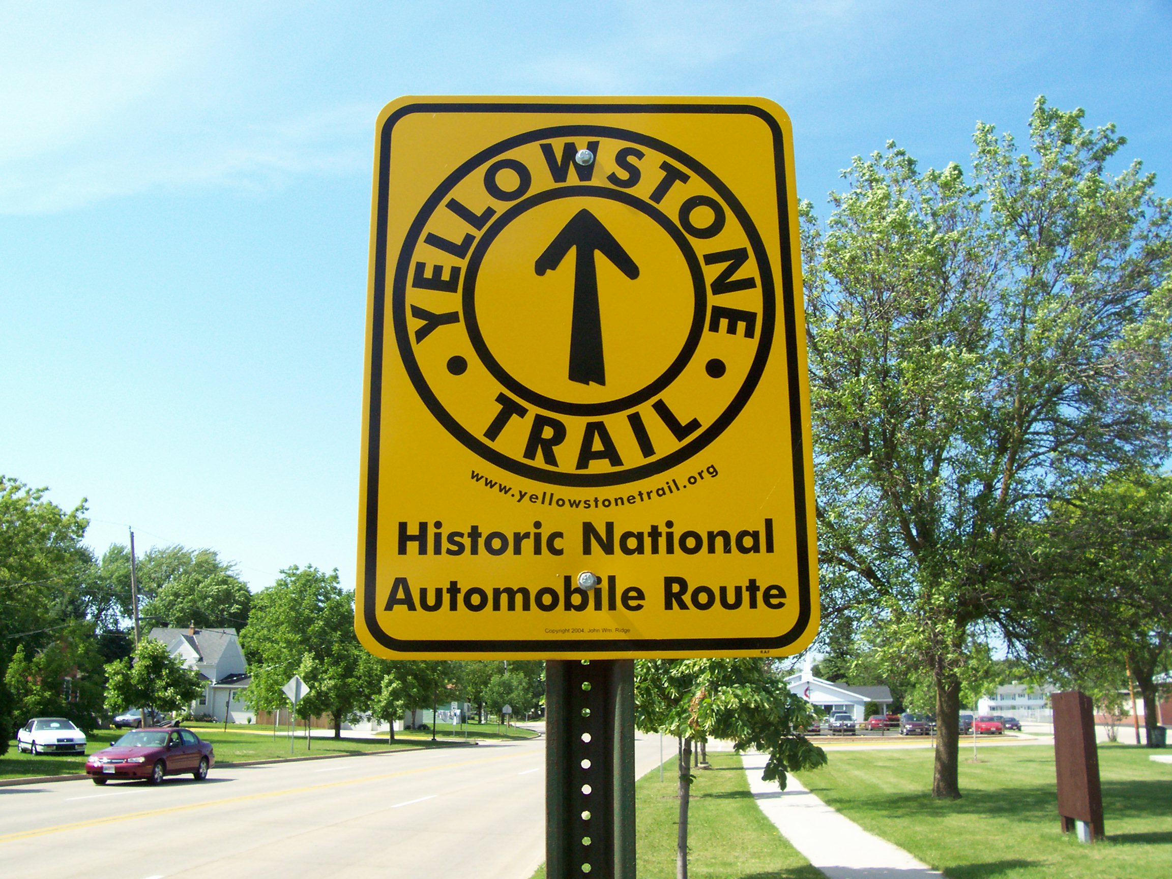 Yellowstone trail sign