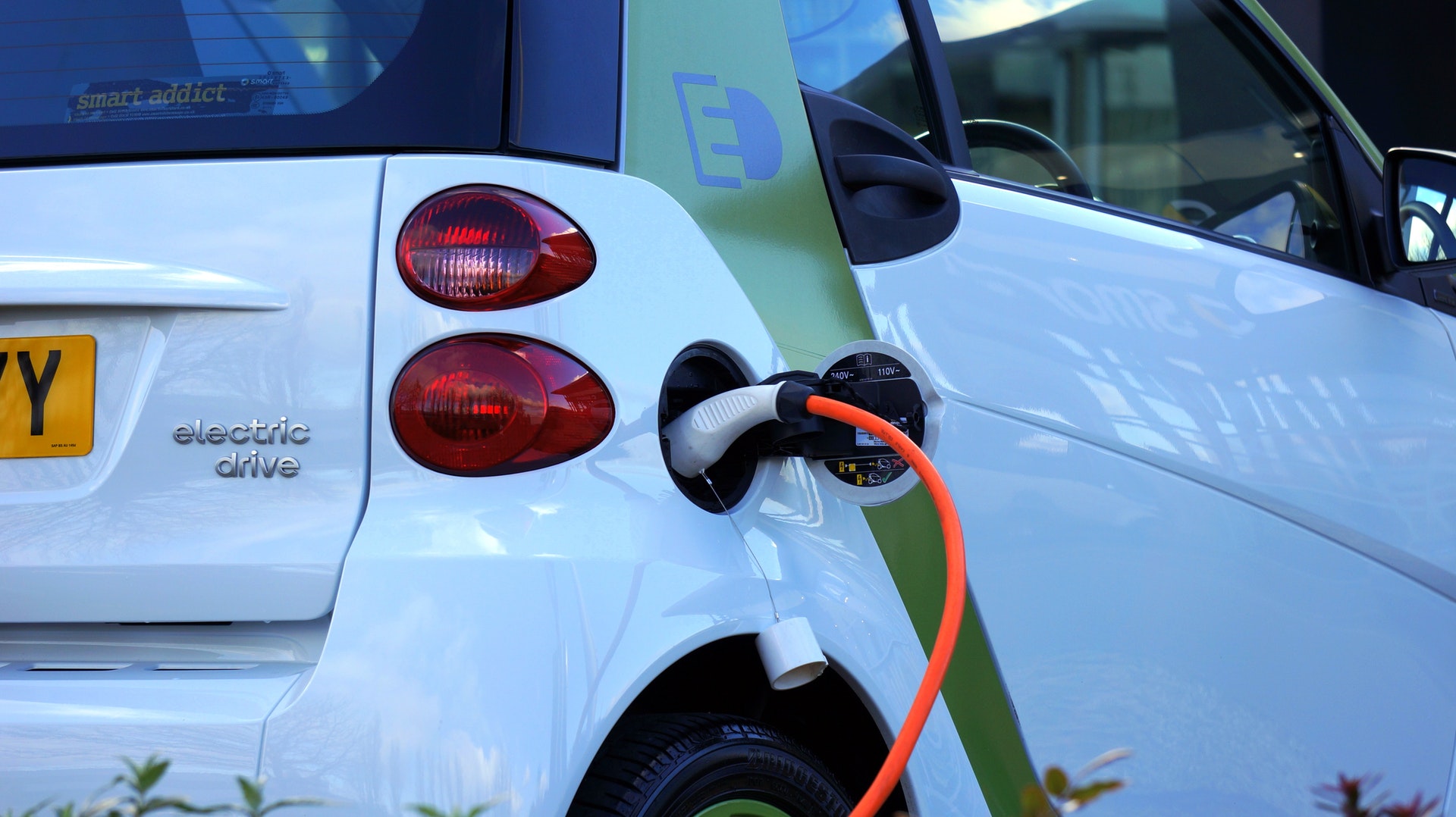 Commentary: Electric Vehicle Fee Hardly Electrifying