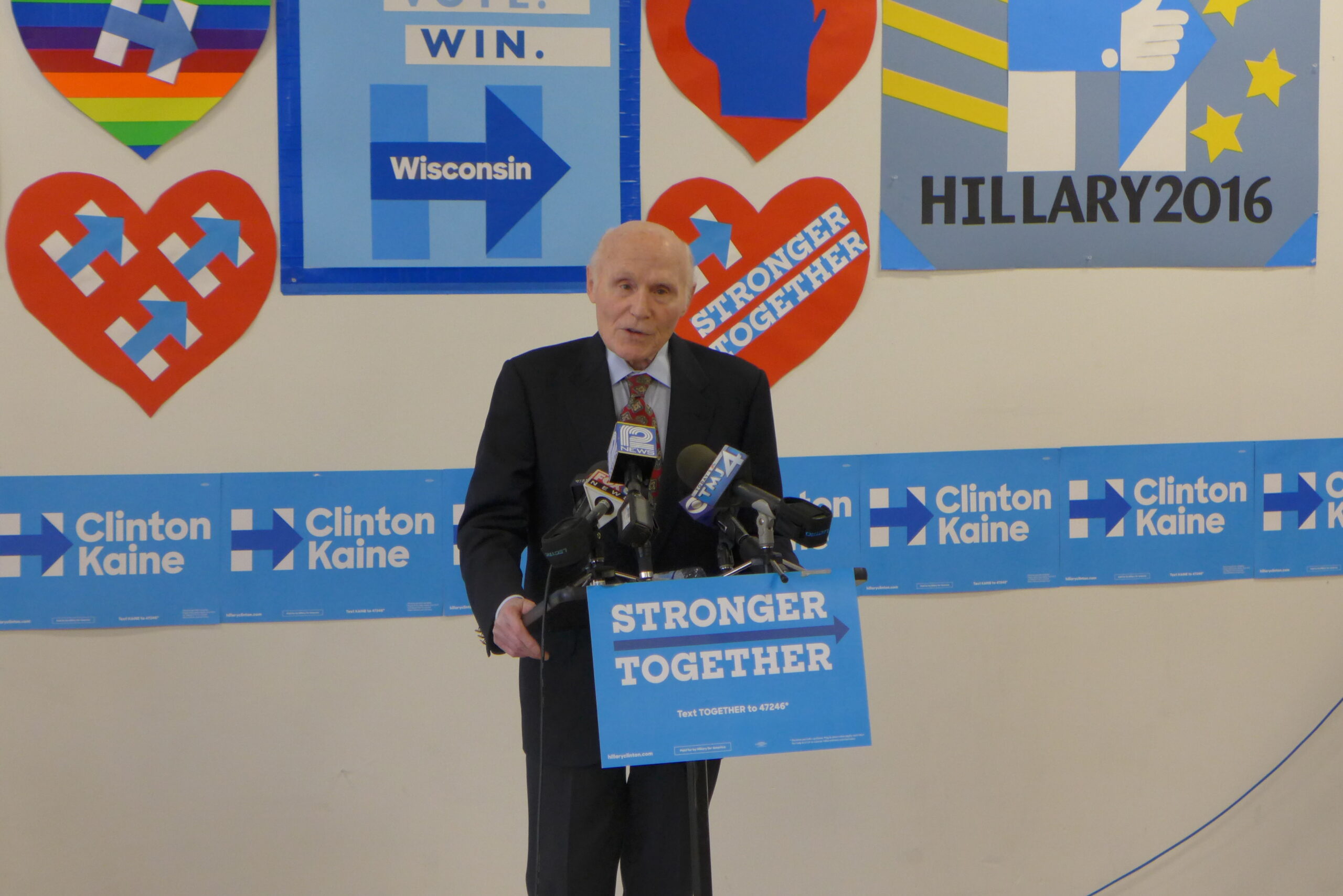 Herb Kohl Campaigns For Clinton, Feingold In Milwaukee