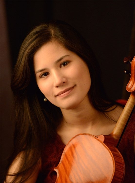Photo of Violist Vicki Powell