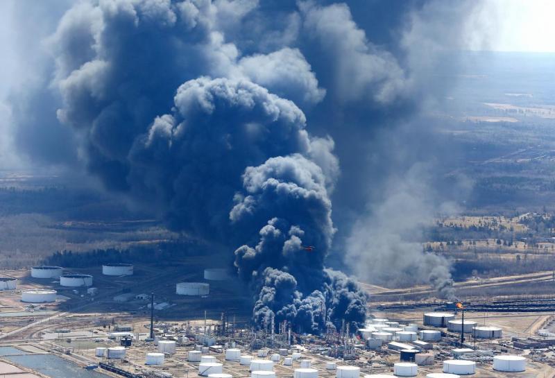 Fires at the Husky Energy refinery in Superior