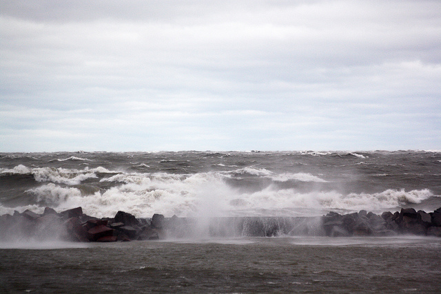 Rough waters and high winds at Lake Michiga