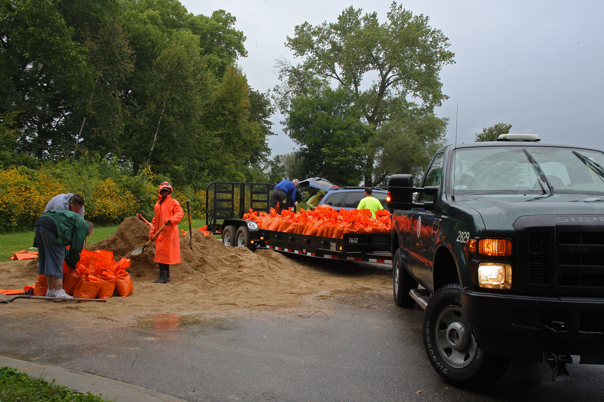 Madison residents and city officials fill sandbags