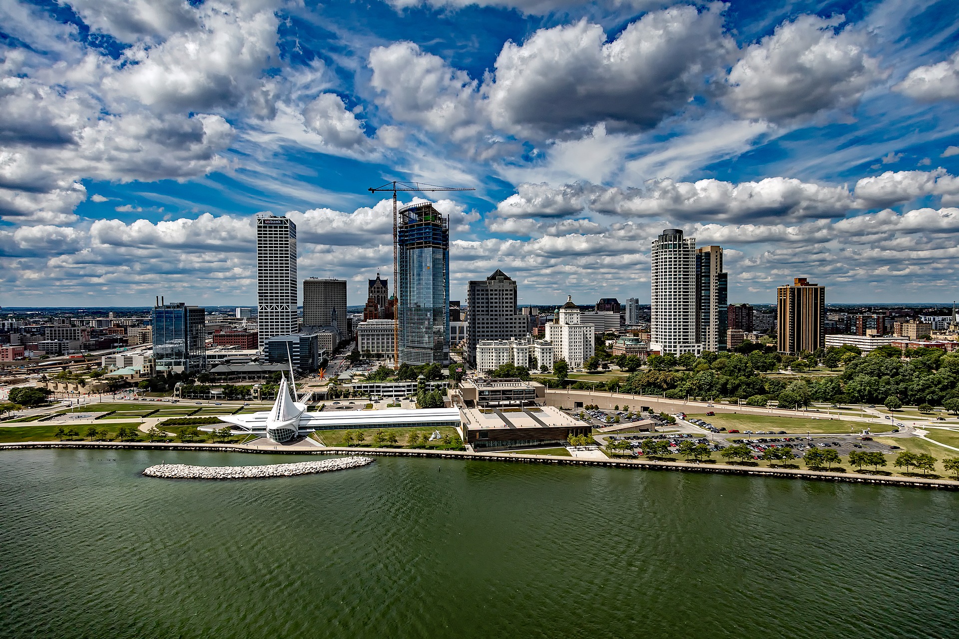 Milwaukee city view from lake
