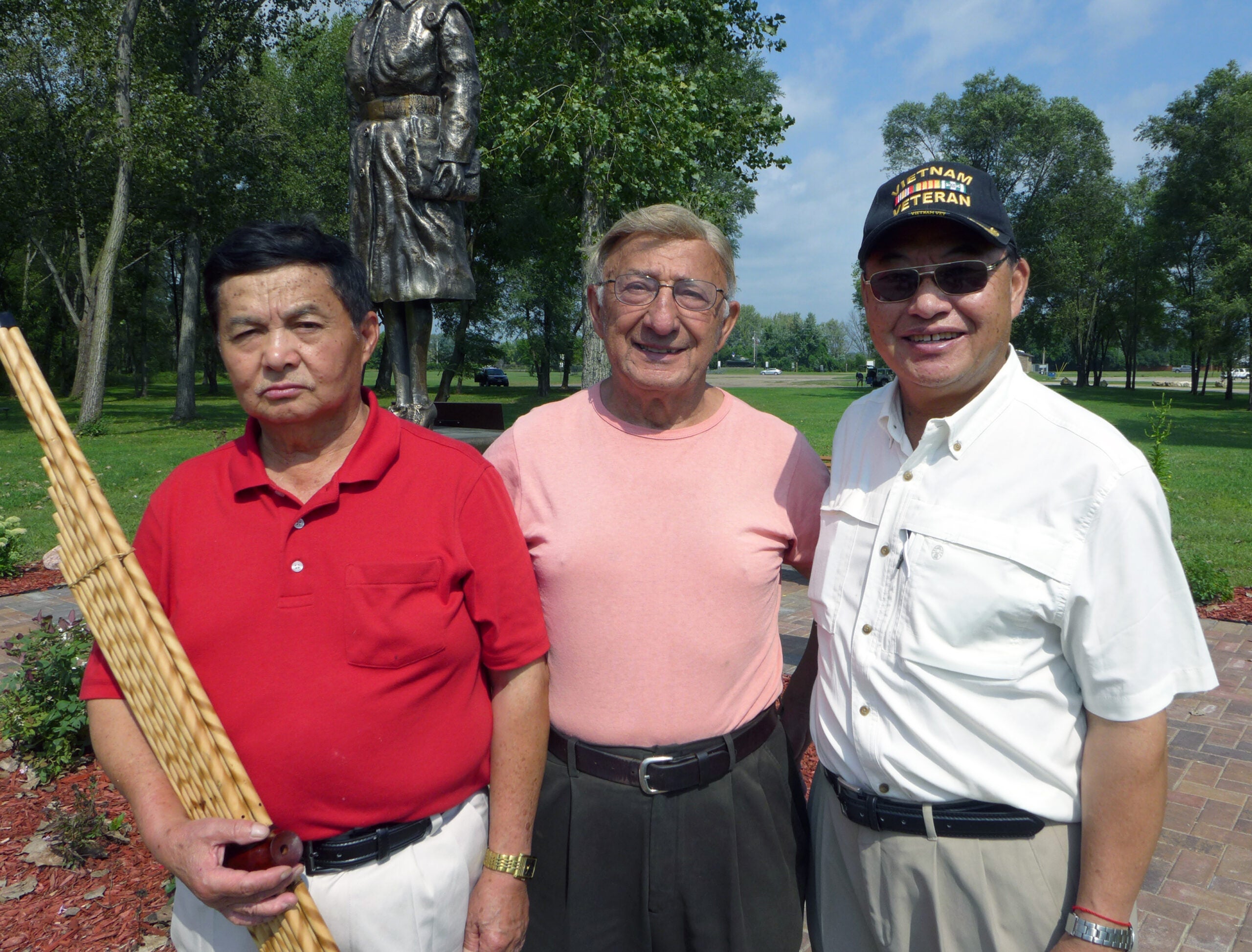 Za Xa Vou, Louie Ferris and Nao Tou Lor