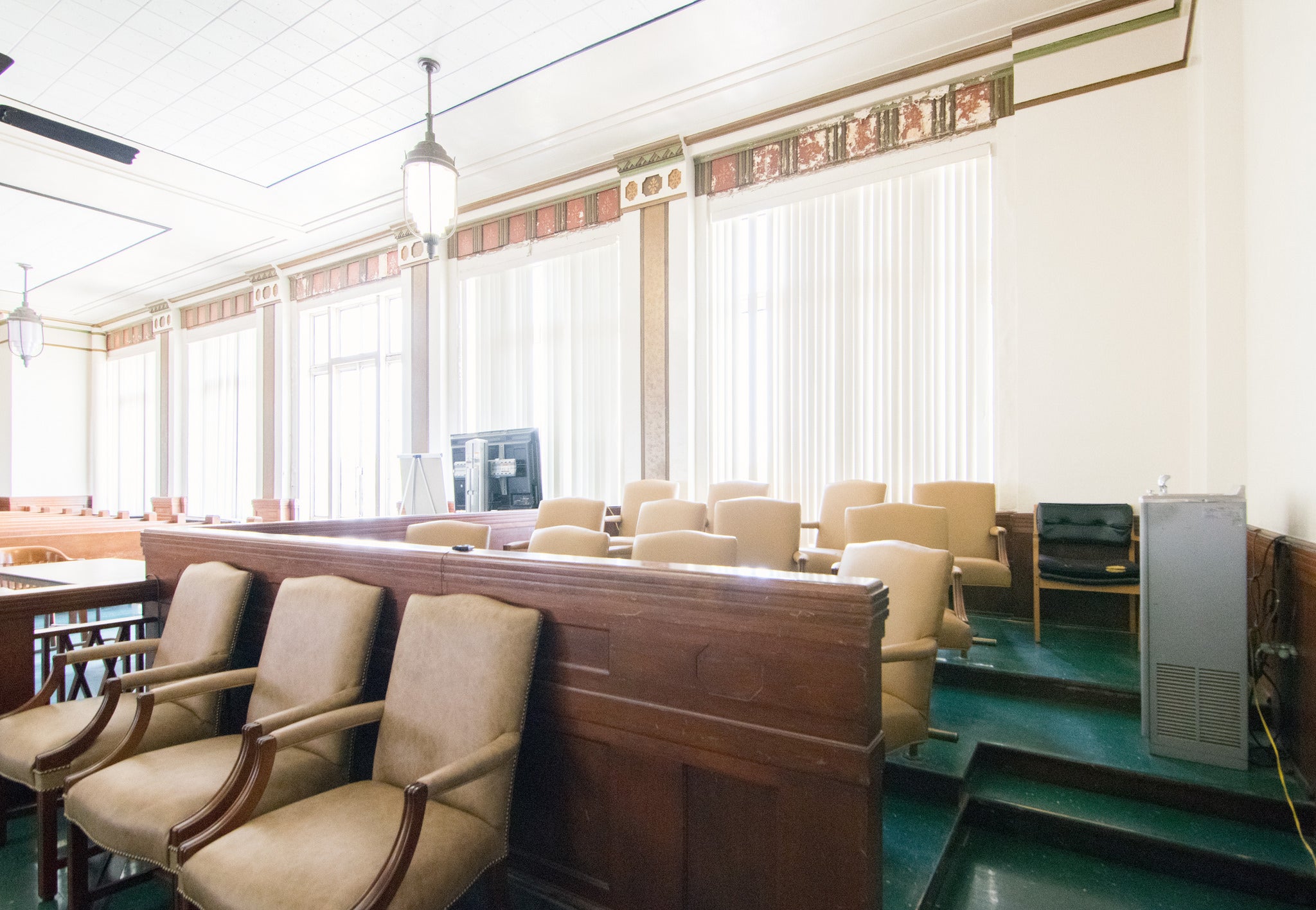 Jury, jury duty, court room