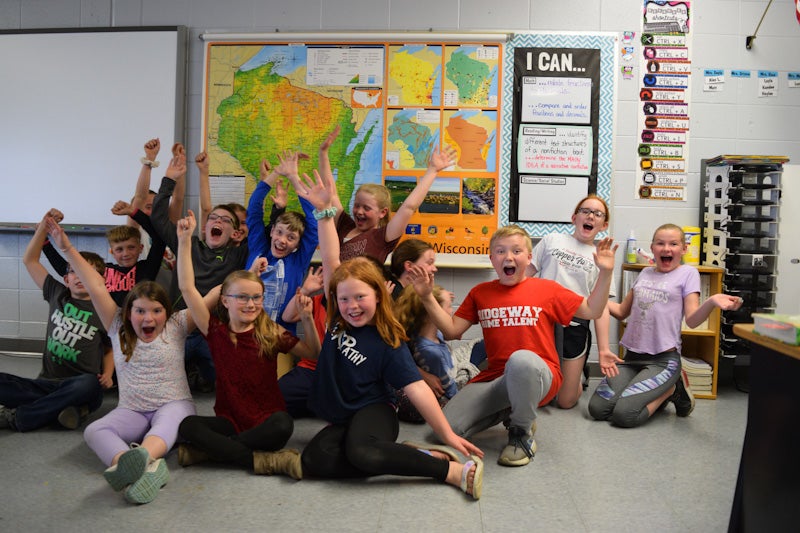 4th graders from Mineral Point Elementary School