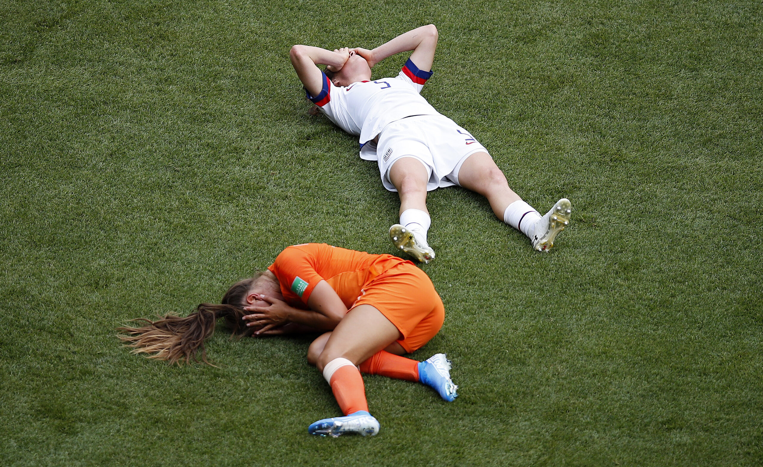 Netherlands' Lieke Martens and United States' Kelley O Hara, soccer, World Cup finale