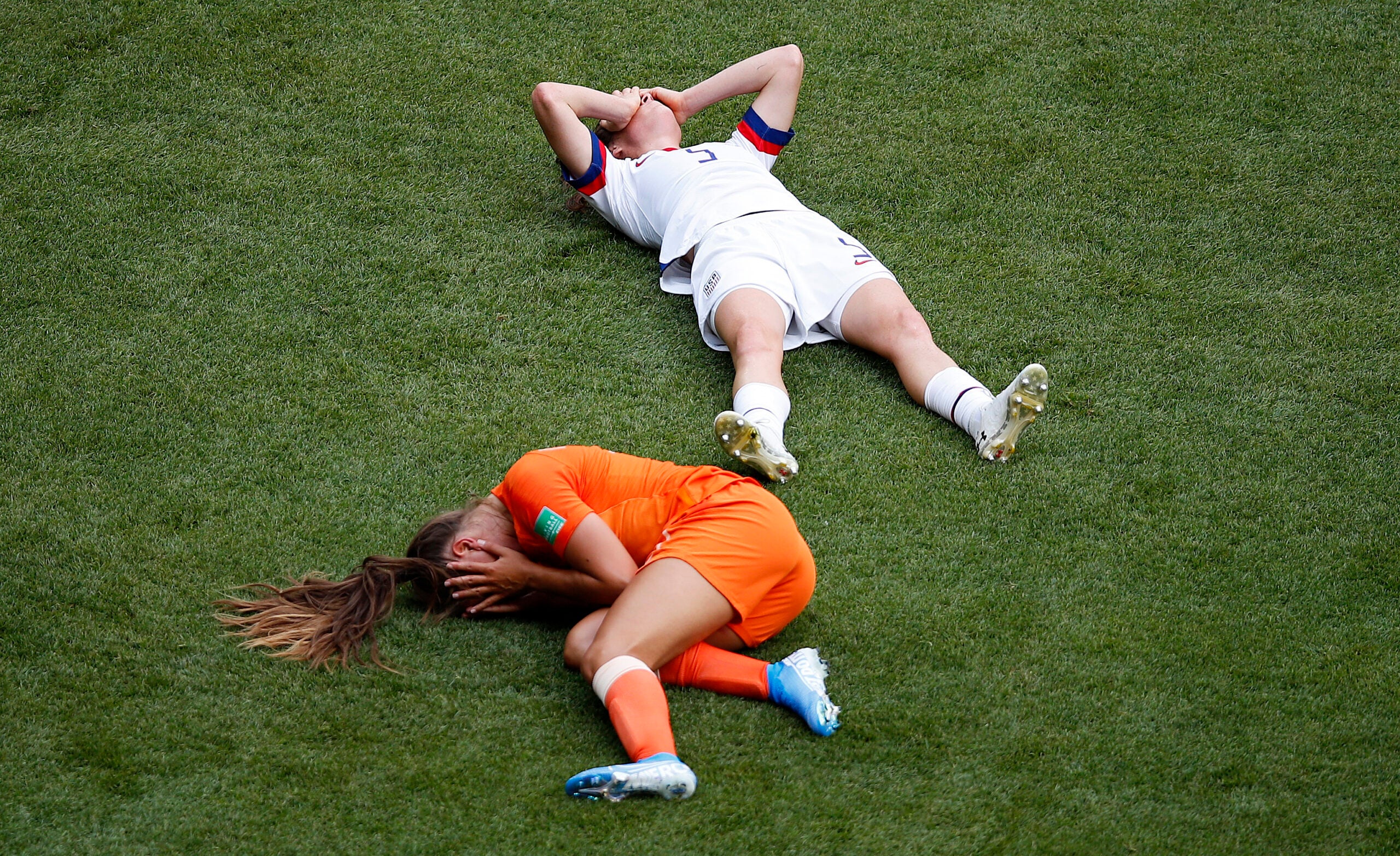 Netherlands' Lieke Martens and United States' Kelley O Hara, soccer, World Cup finale