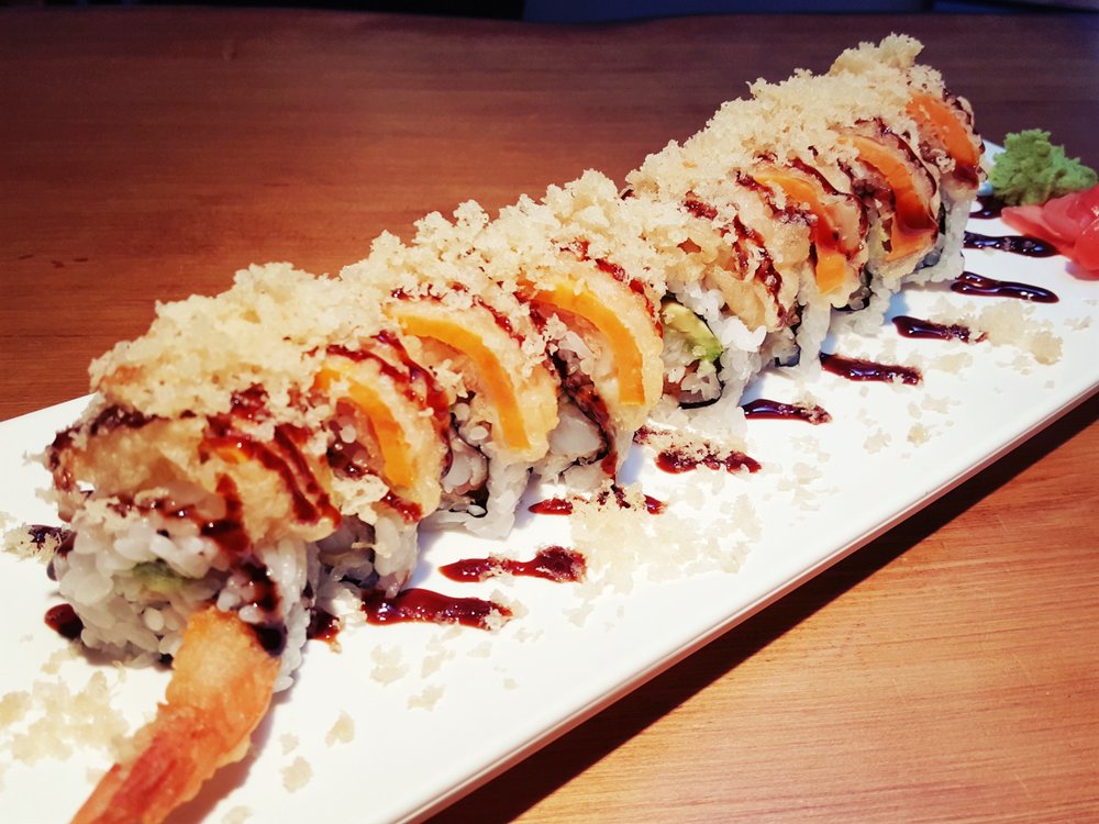 Sushi with tempura flakes