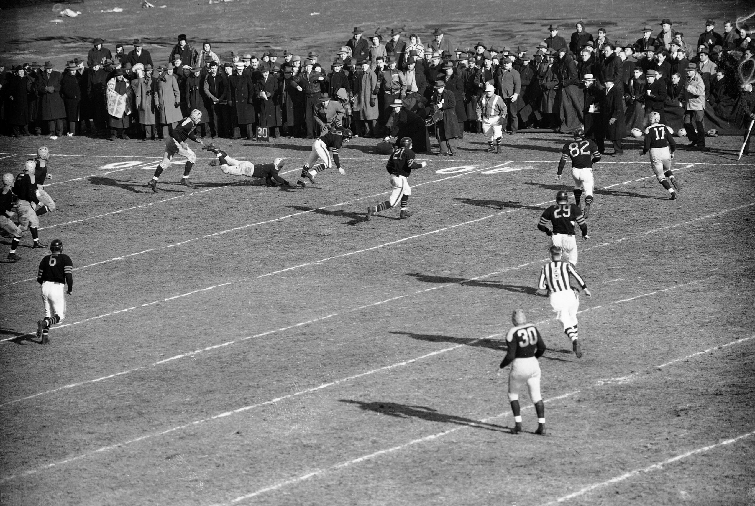 Green Bay Packers play the Chicago Bears on Dec. 14, 1941