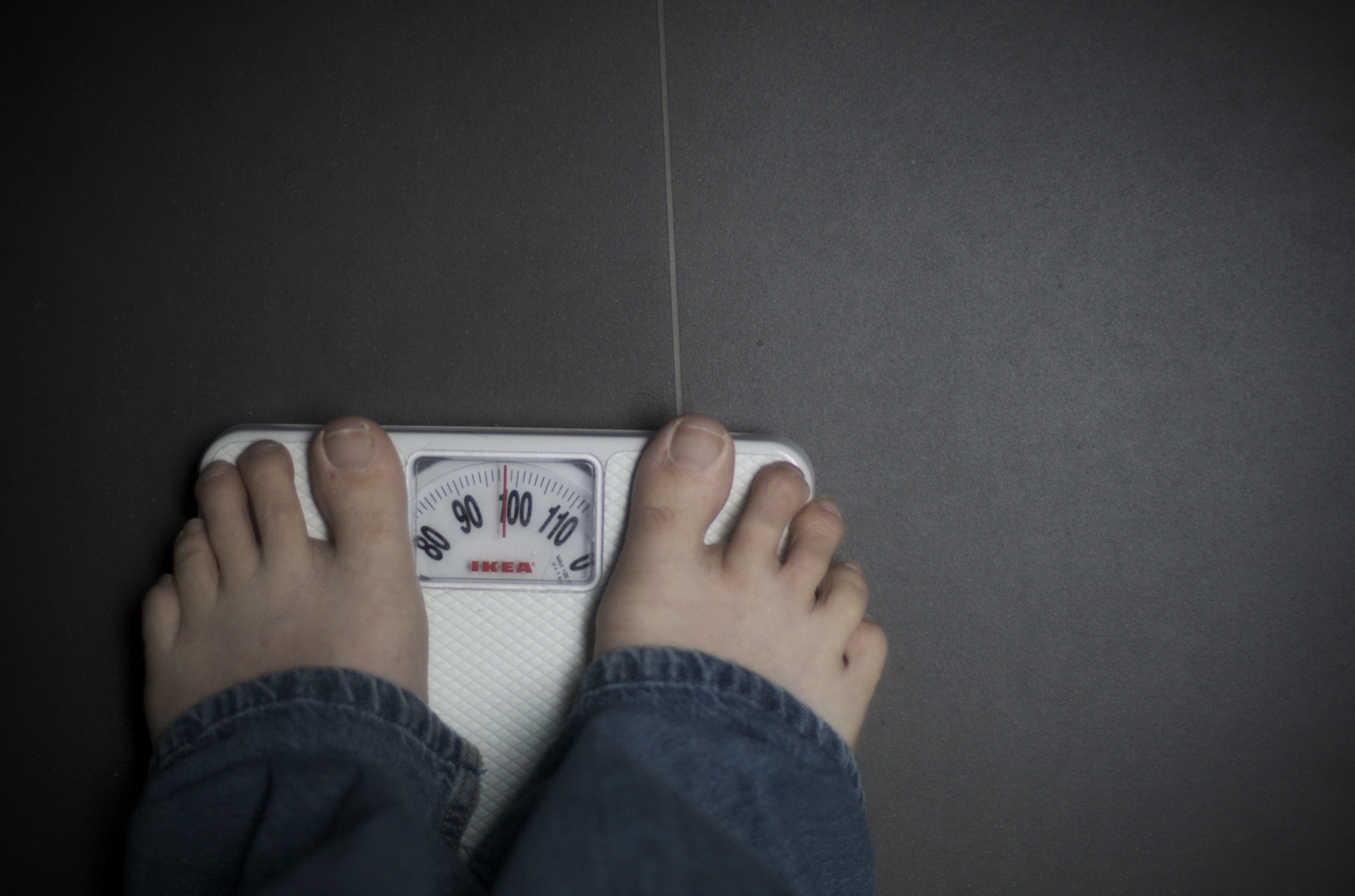 scale, weight, body image, anorexia, bulimia