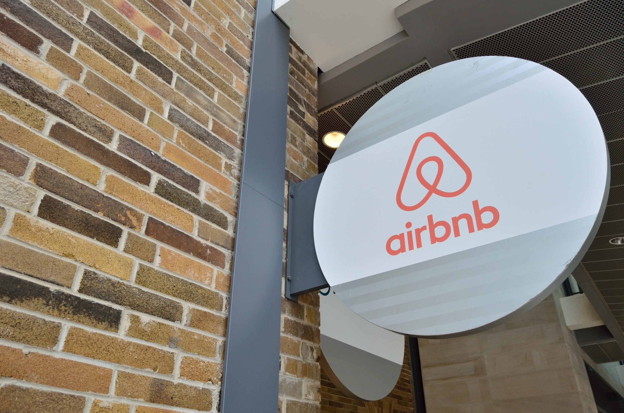 "Airbnb" sign