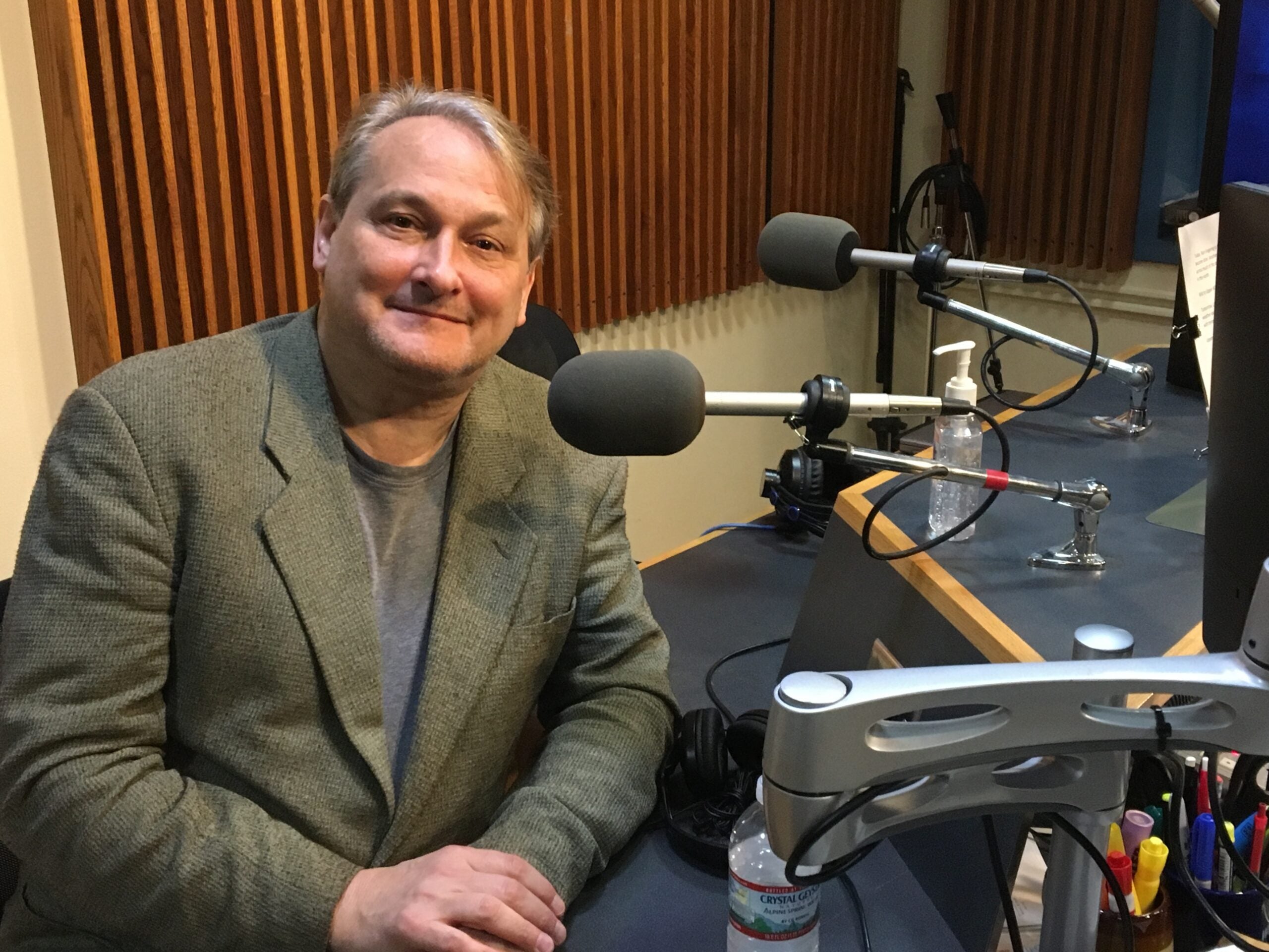 photo of pianist Christopher O'Riley in the WPR studios