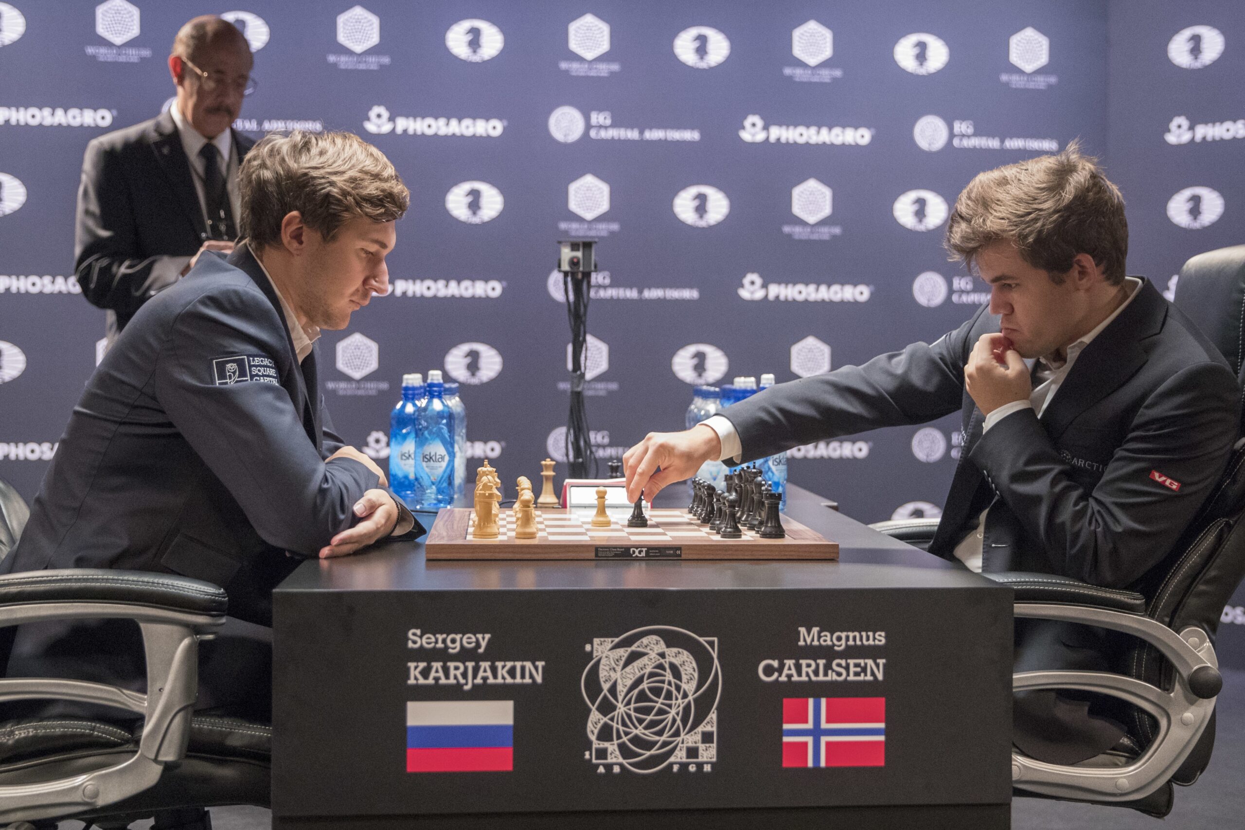 Magnus Carlsen and Sergey Karjakin playing chess