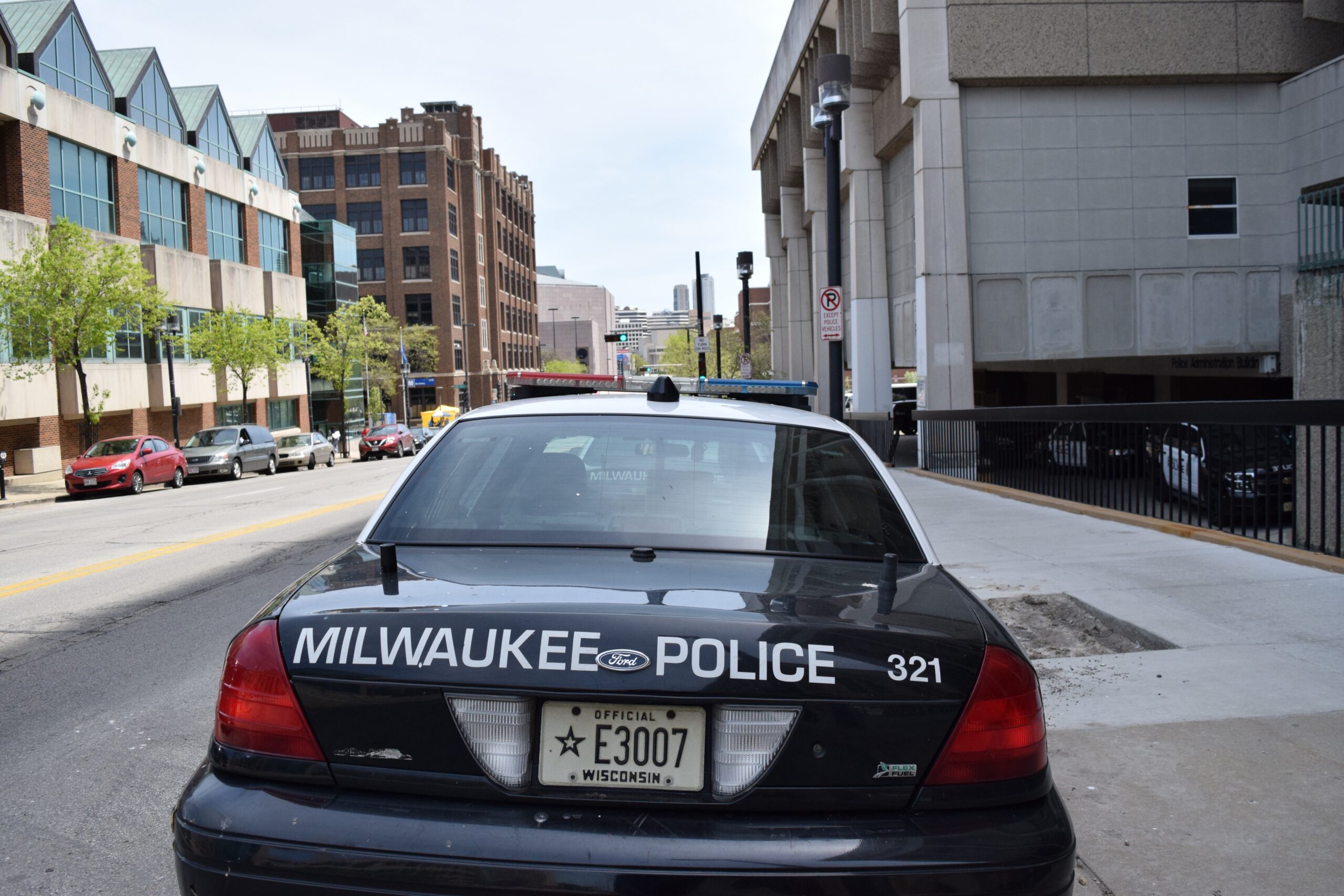 Suspect arrested after shots fired at Milwaukee police station