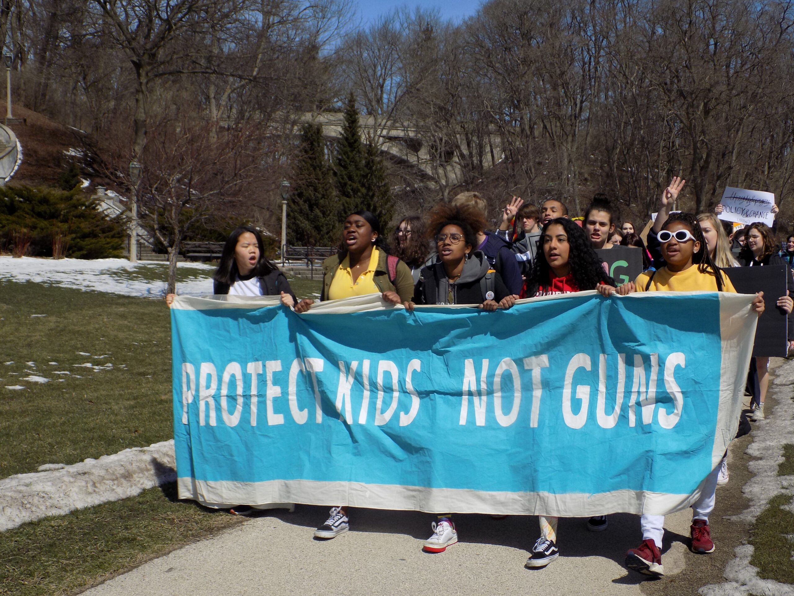 students marching for gun control