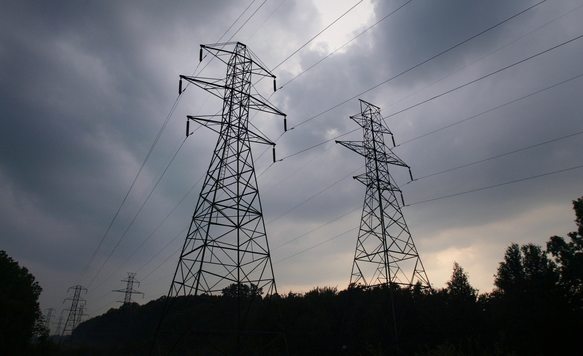 Bill limiting competition for transmission lines passes state Assembly