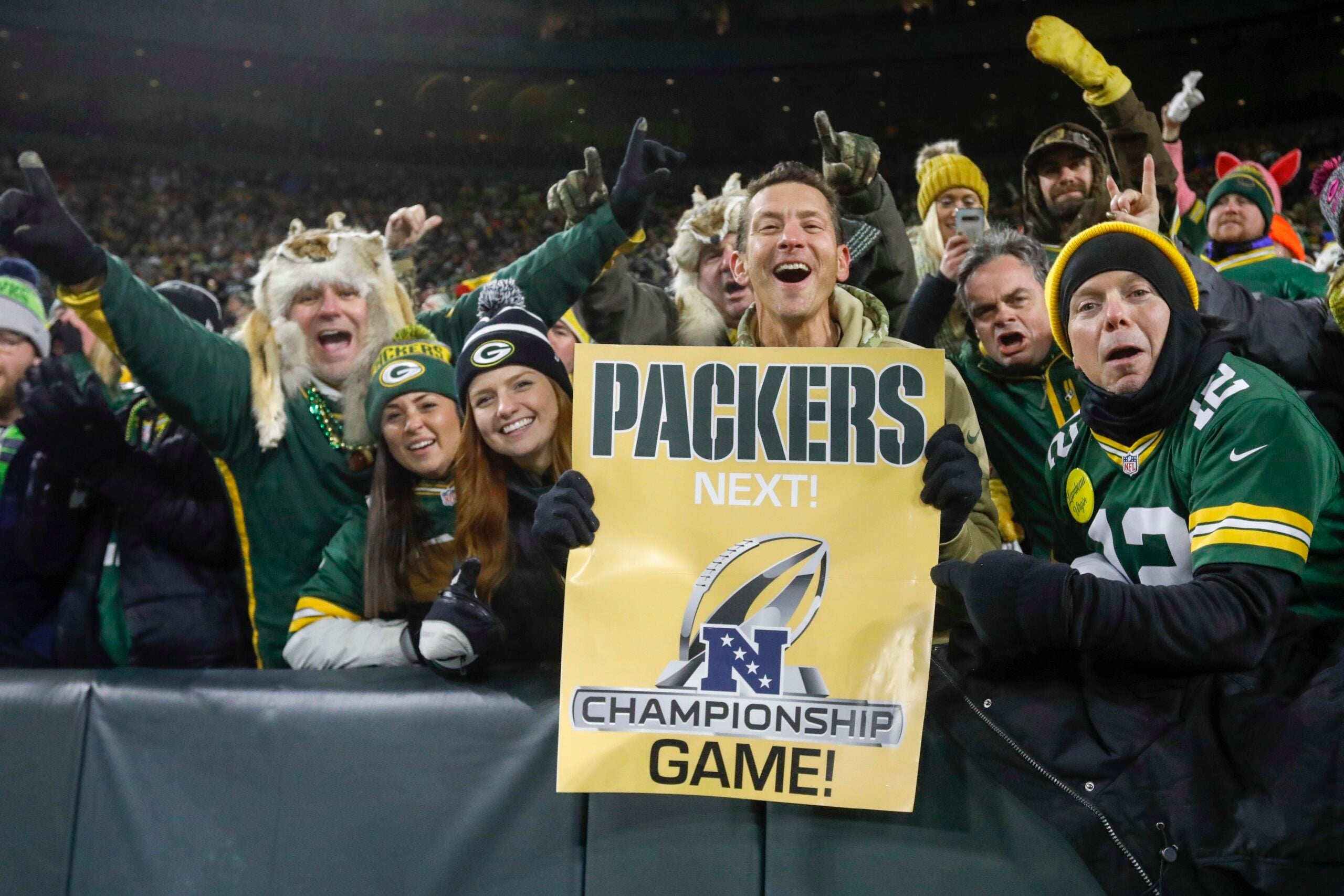 Packers fans celebrate divisional-round playoff win against Seahawks