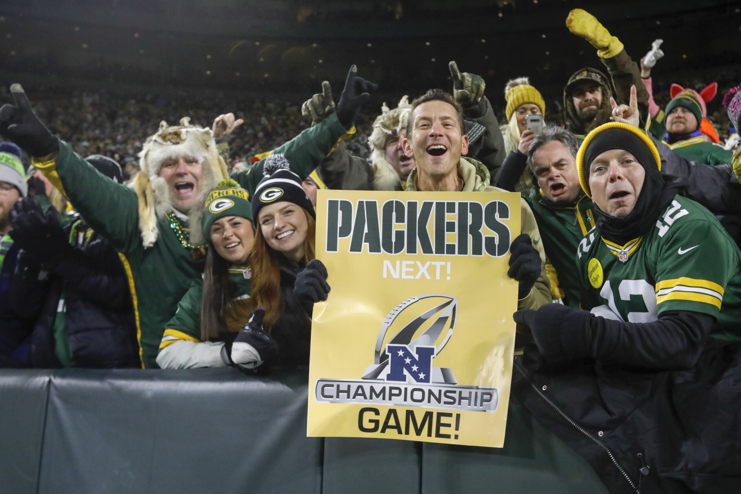 Packers fans celebrate divisional-round playoff win against Seahawks