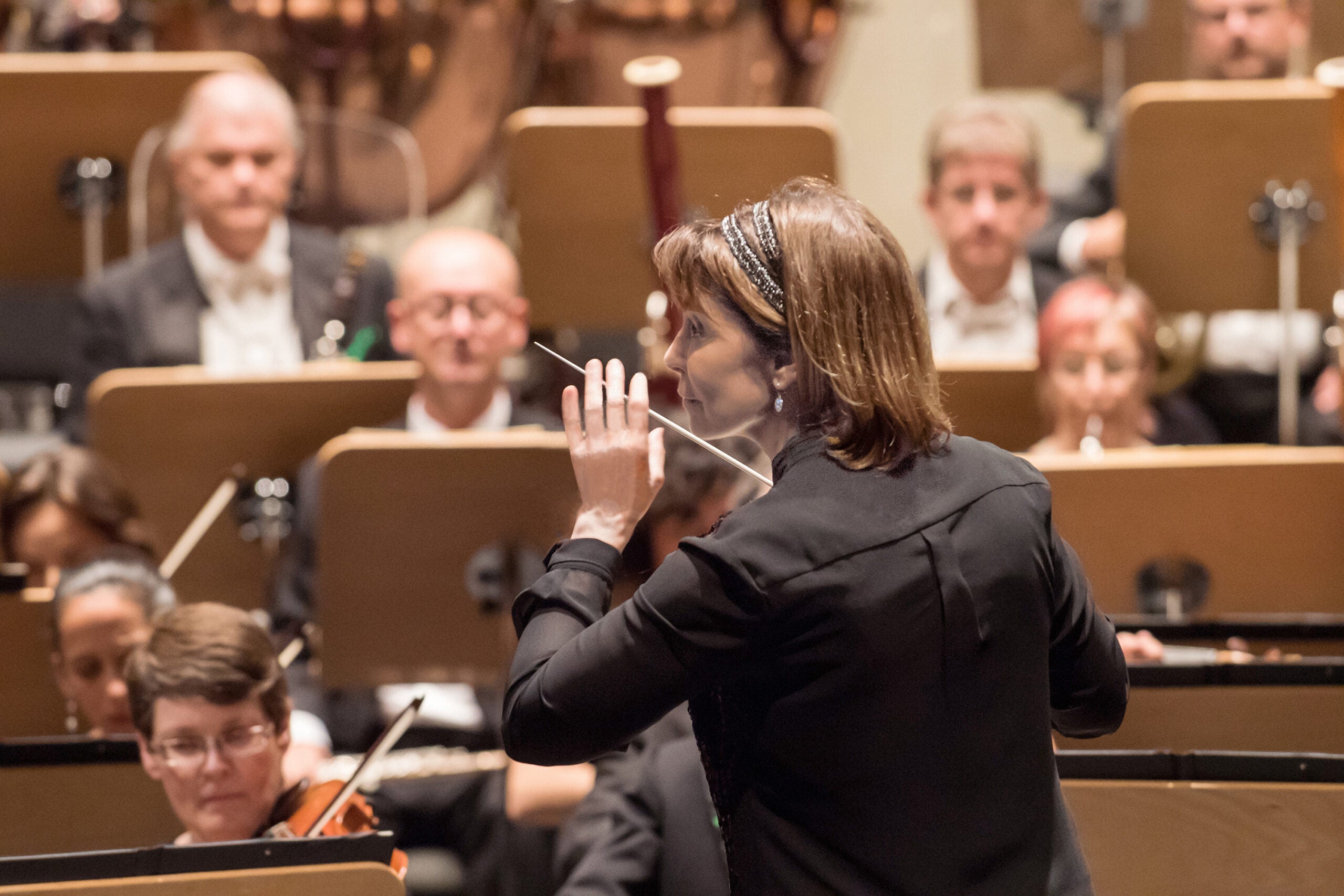 JoAnn Falletta conducting