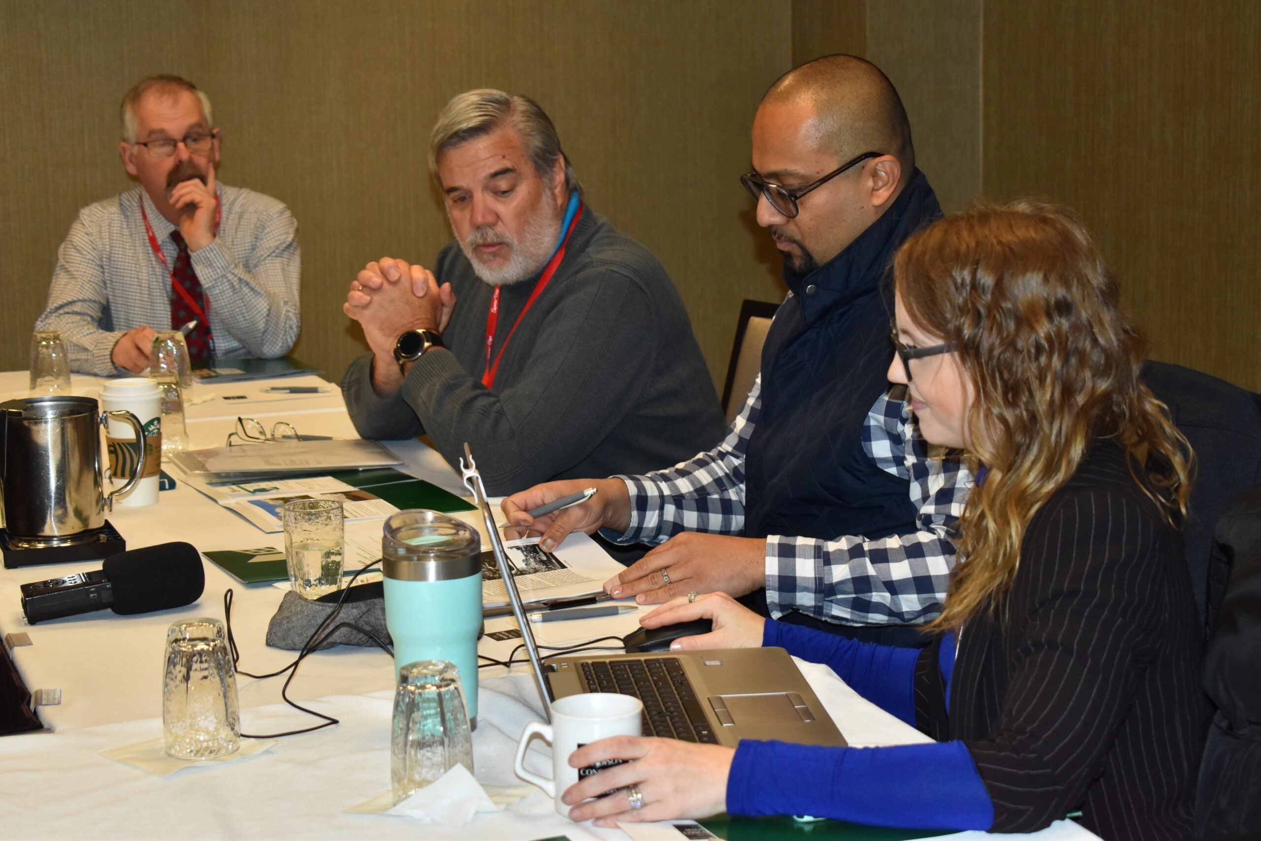 Gordon Ringberg talks with Joaquin Altoro