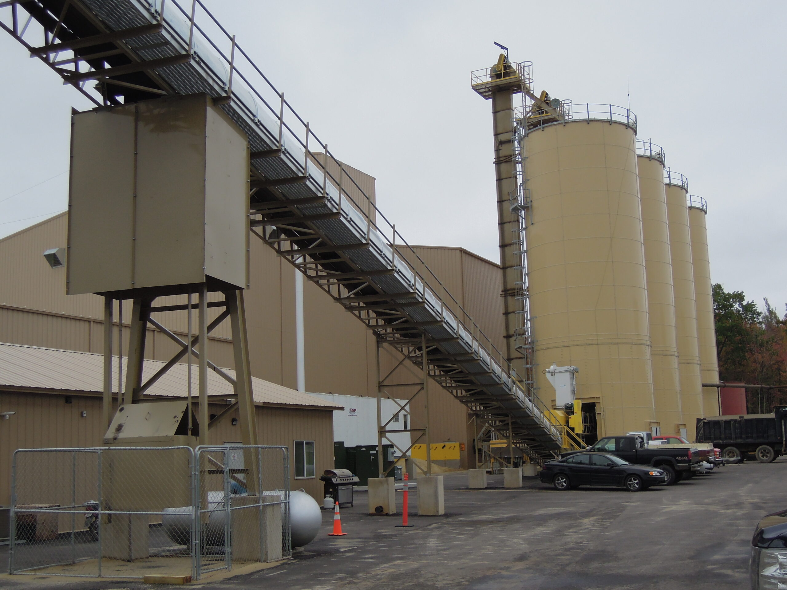 Superior Silica Sands frac sand drying and rail loading facility