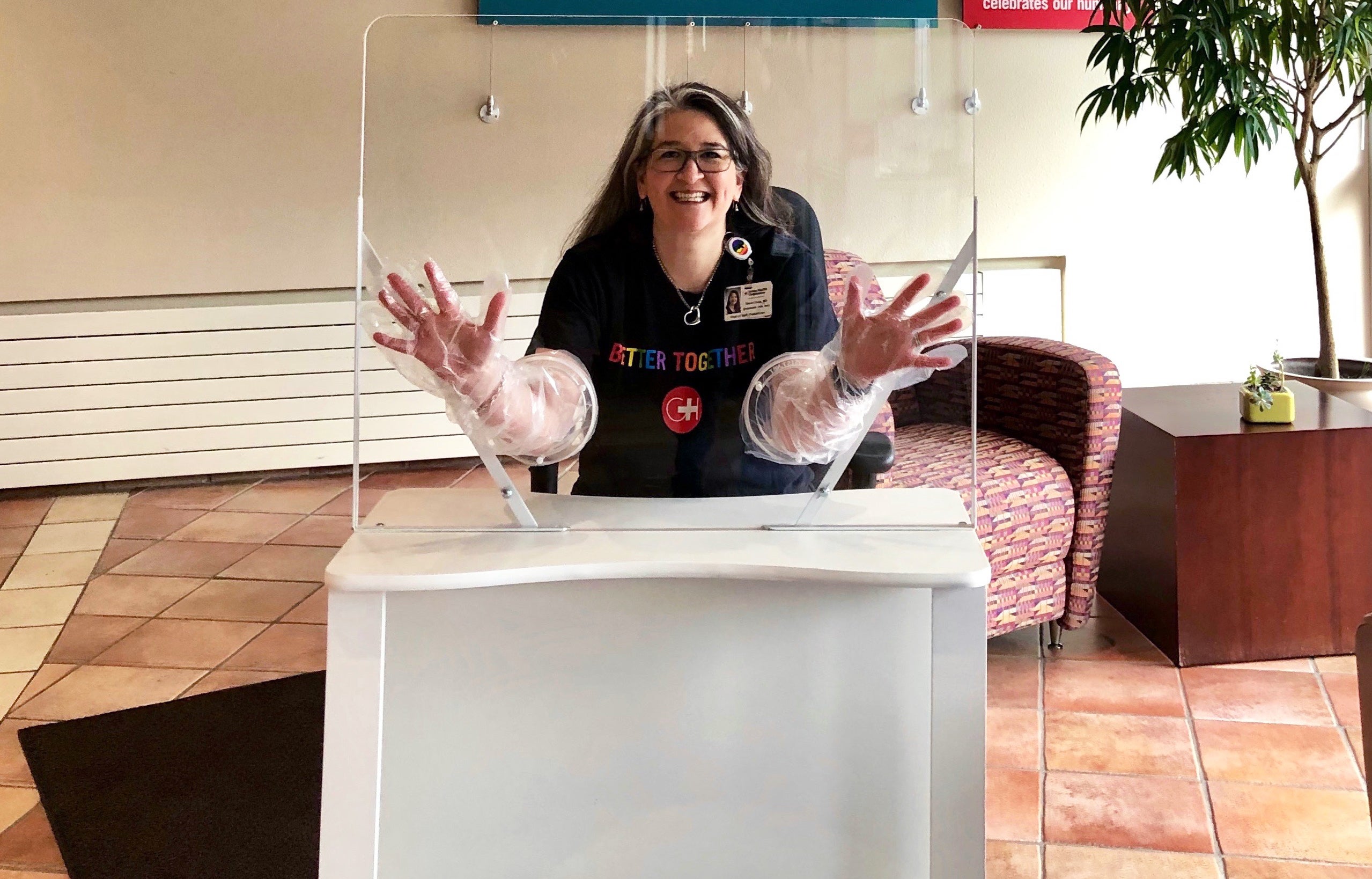 Dr. Alison Craig of Group Health Cooperative shows how to use the desktop droplet barrier