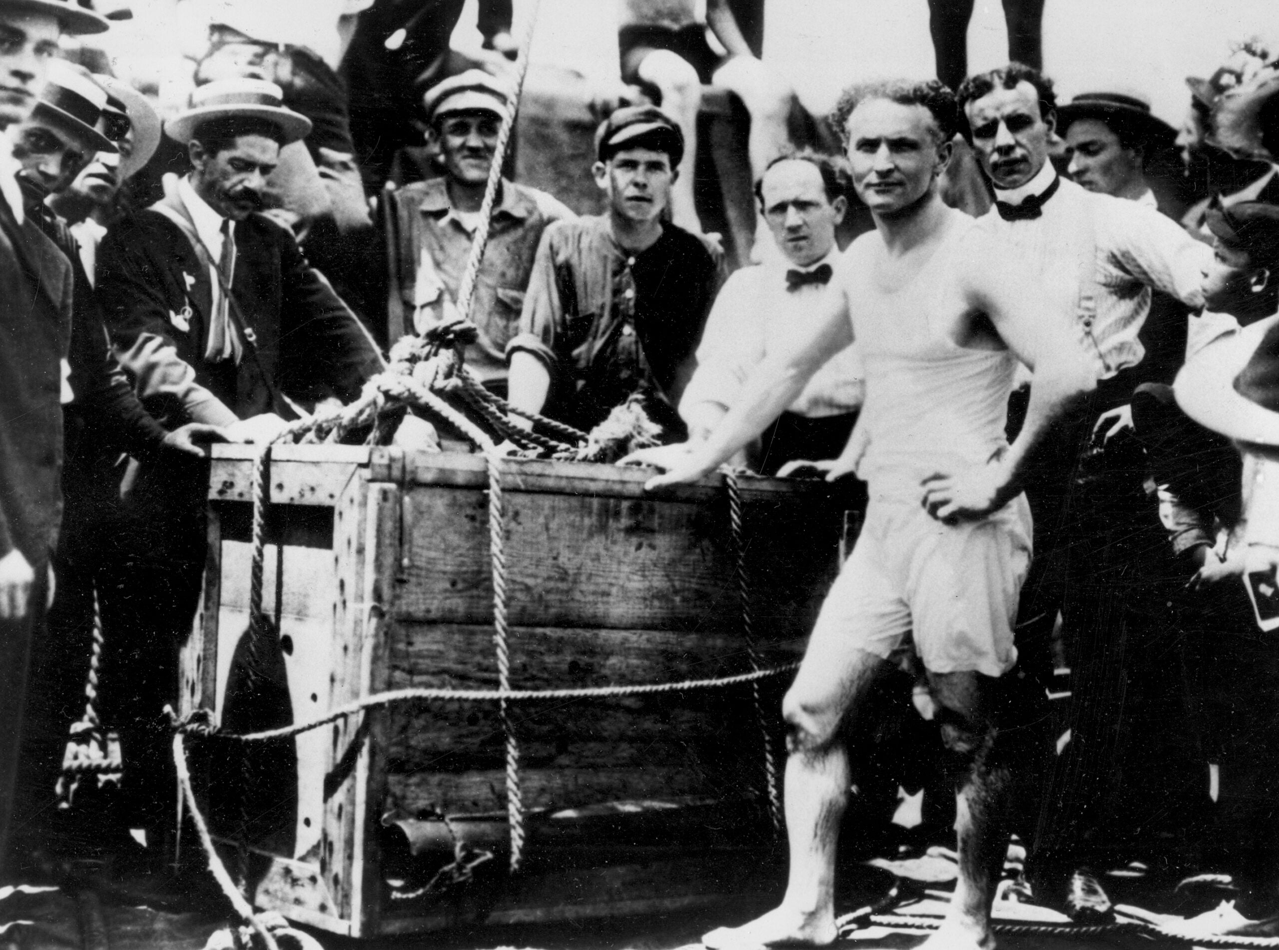 Harry Houdini before being lowered in a packing crate into the ice-covered Detroit River in 1907