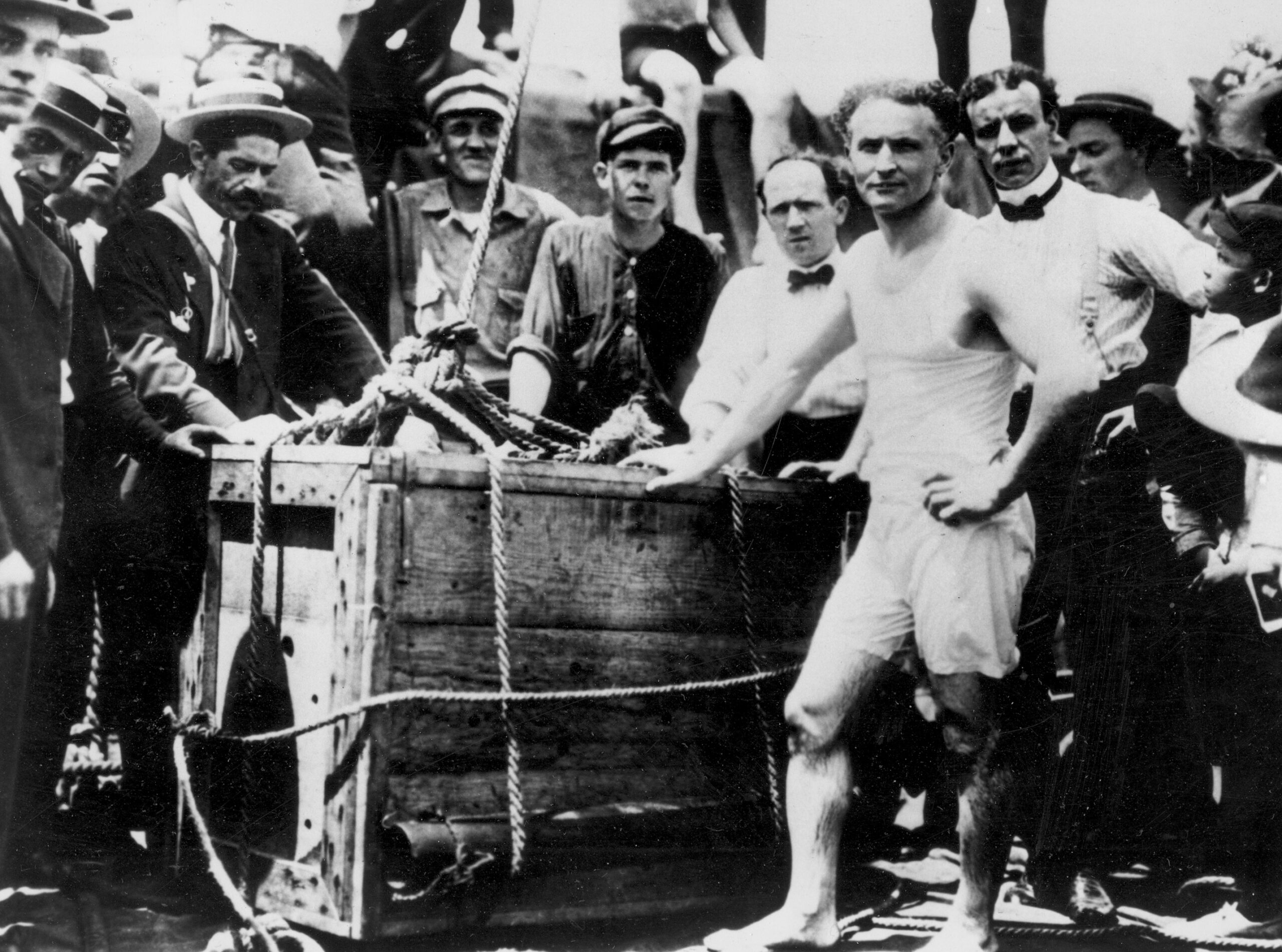 Harry Houdini before being lowered in a packing crate into the ice-covered Detroit River in 1907