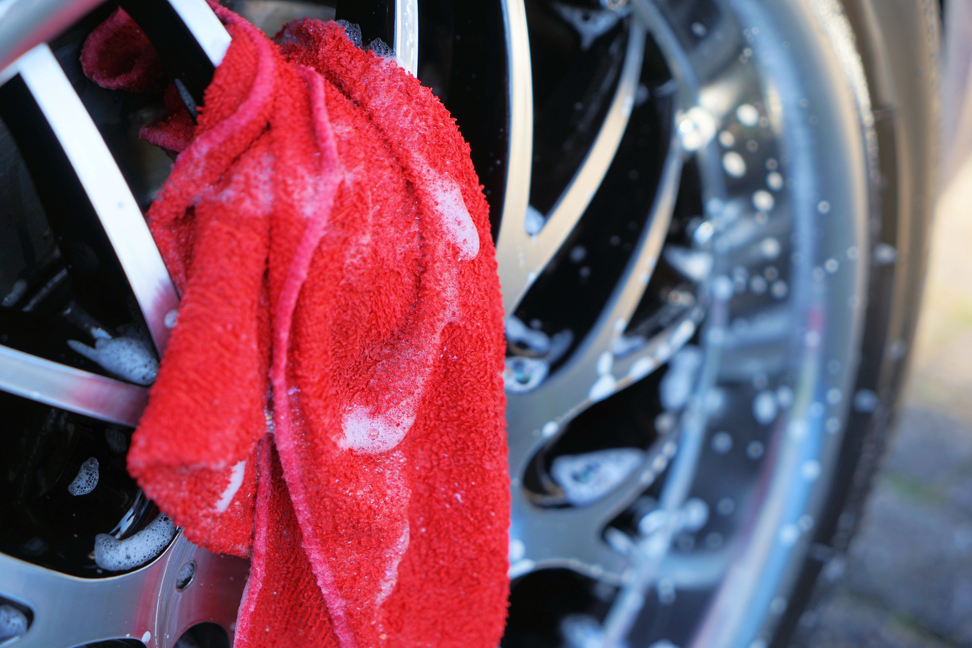 Washing tire.