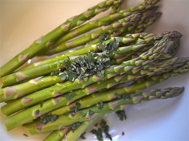 Chef Shares Tips For Finding, Cooking The Best Asparagus