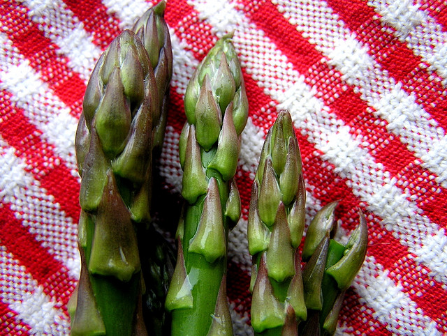 asparagus tips, liz west (CC-BY)